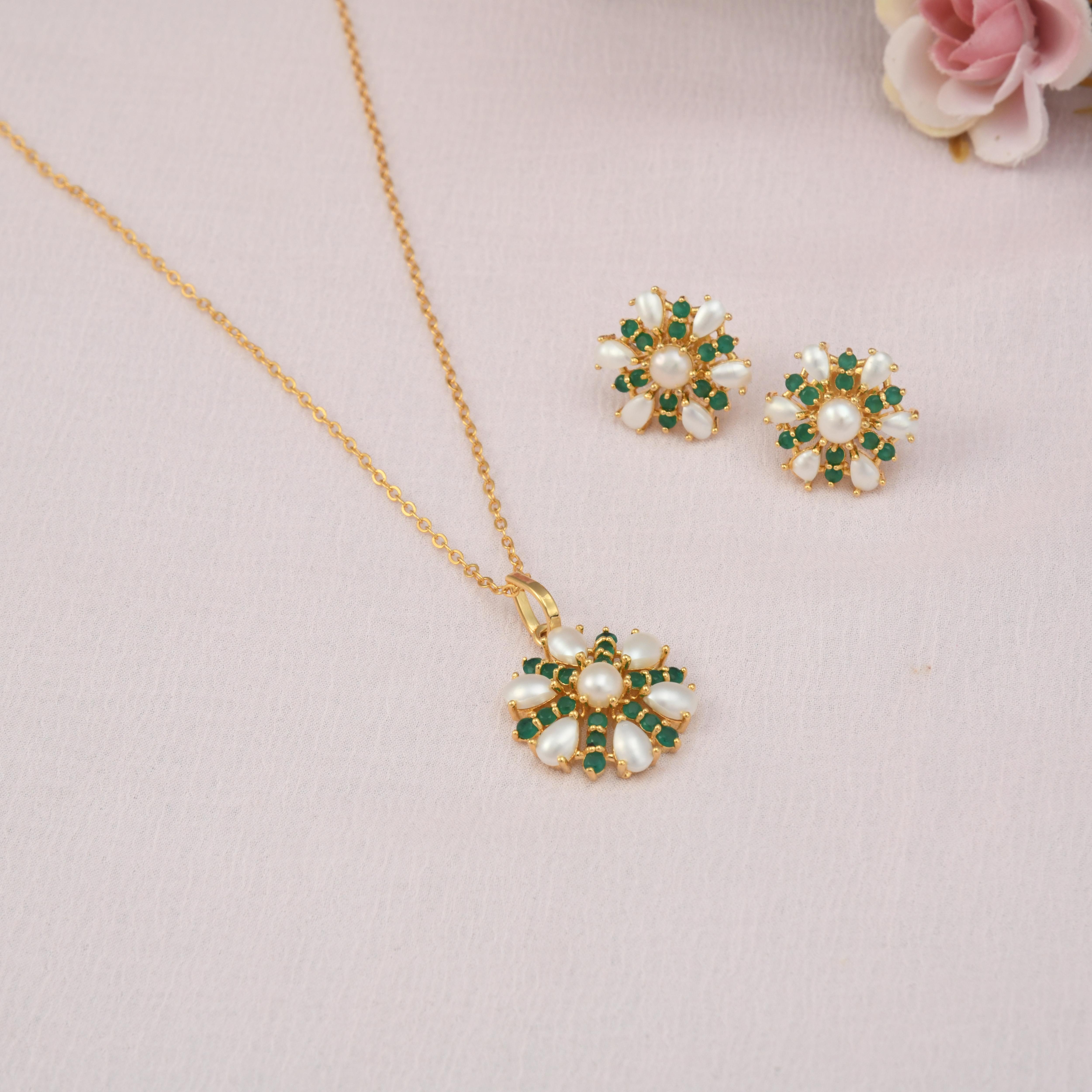 Dahlia Pendant Set