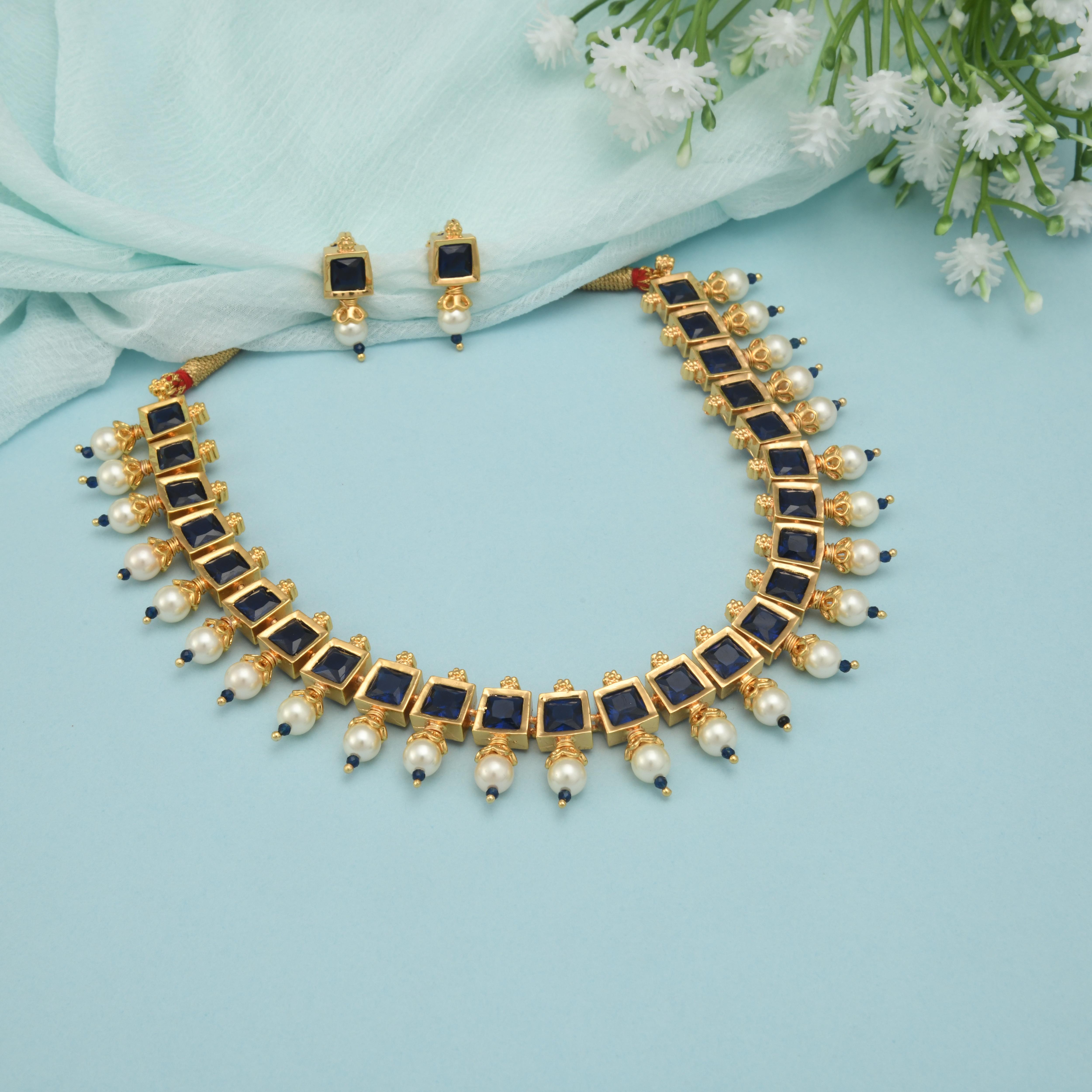 Square Peti Traditional Choker