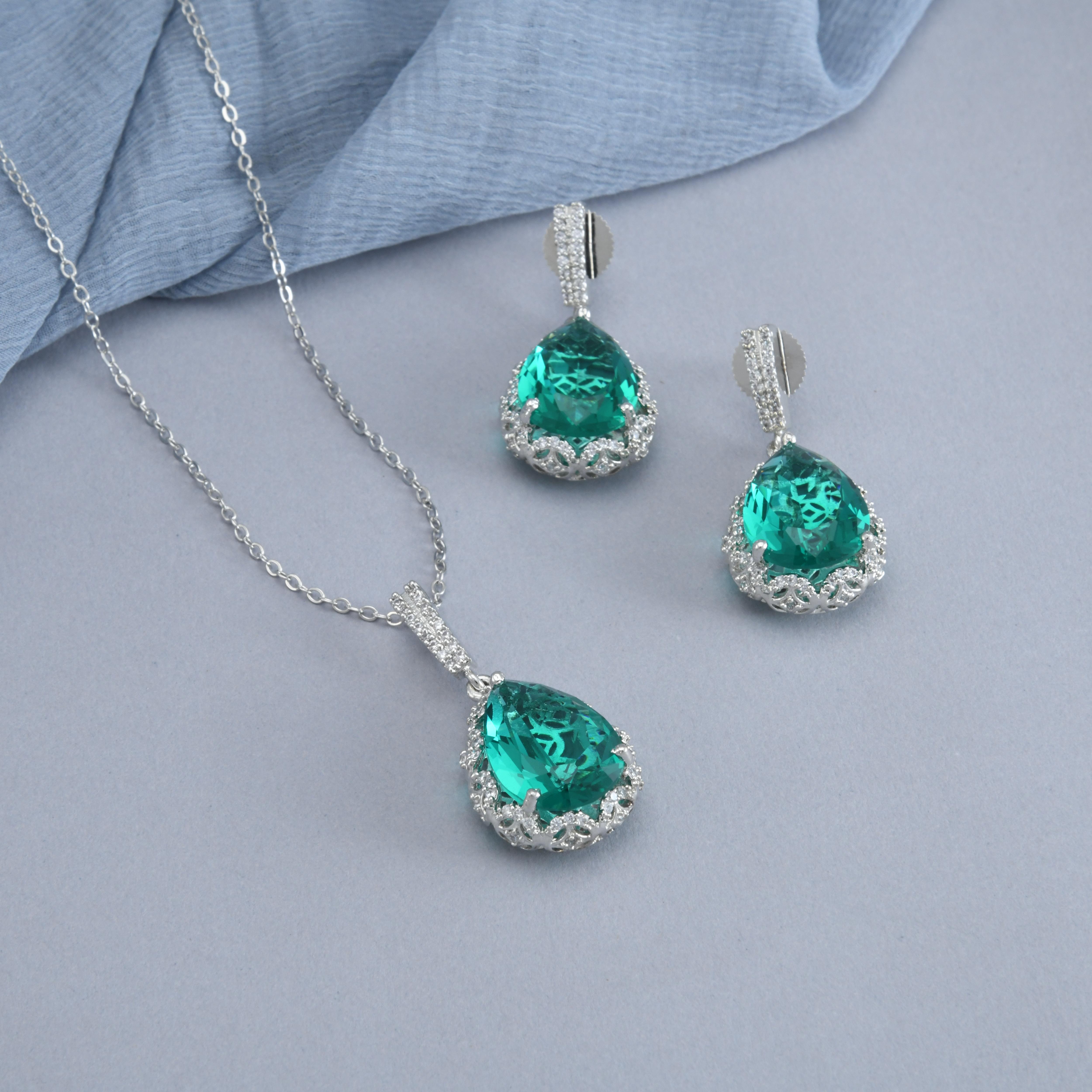 Mahi Drop Pendant Set