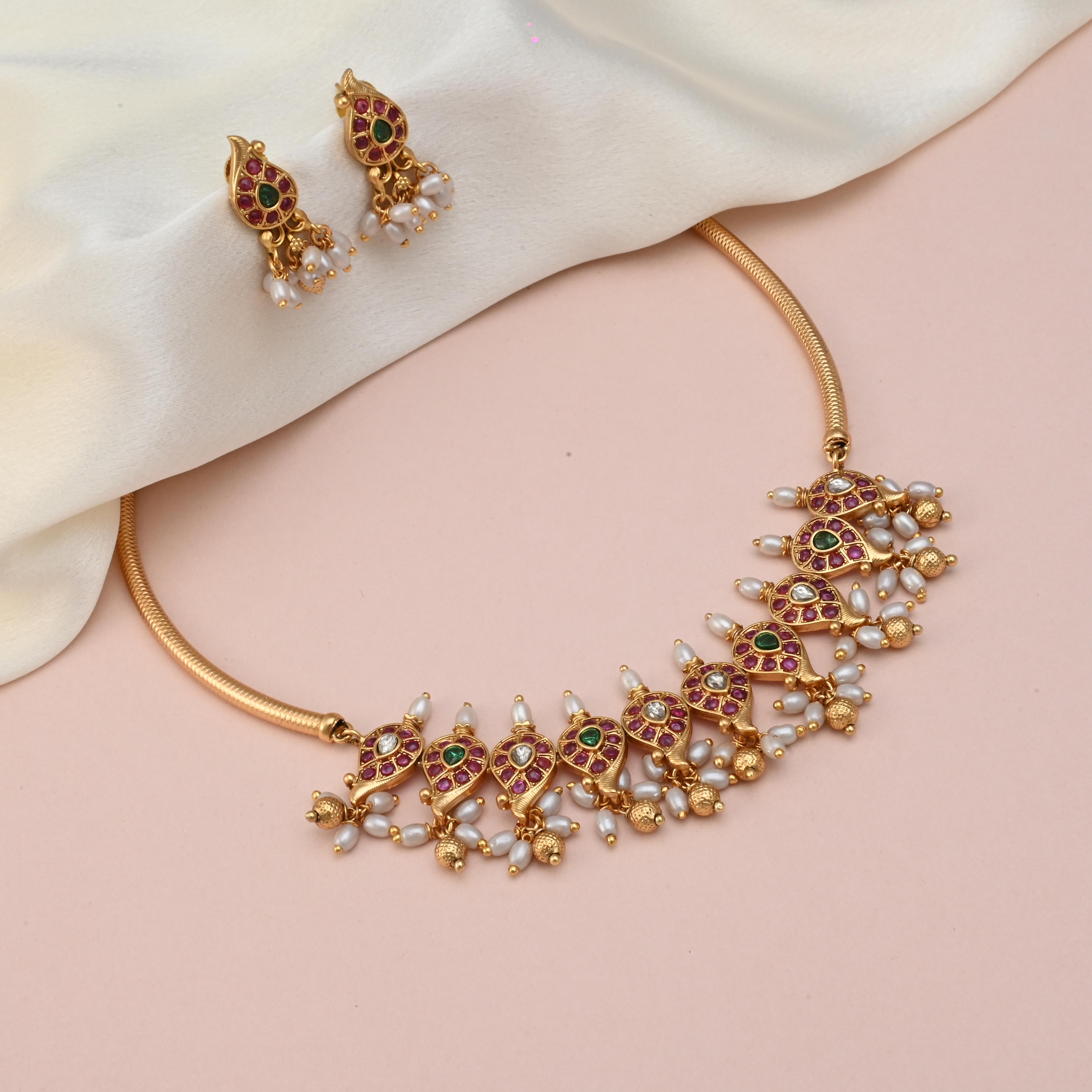 Parineeti Temple Hasli Choker Set