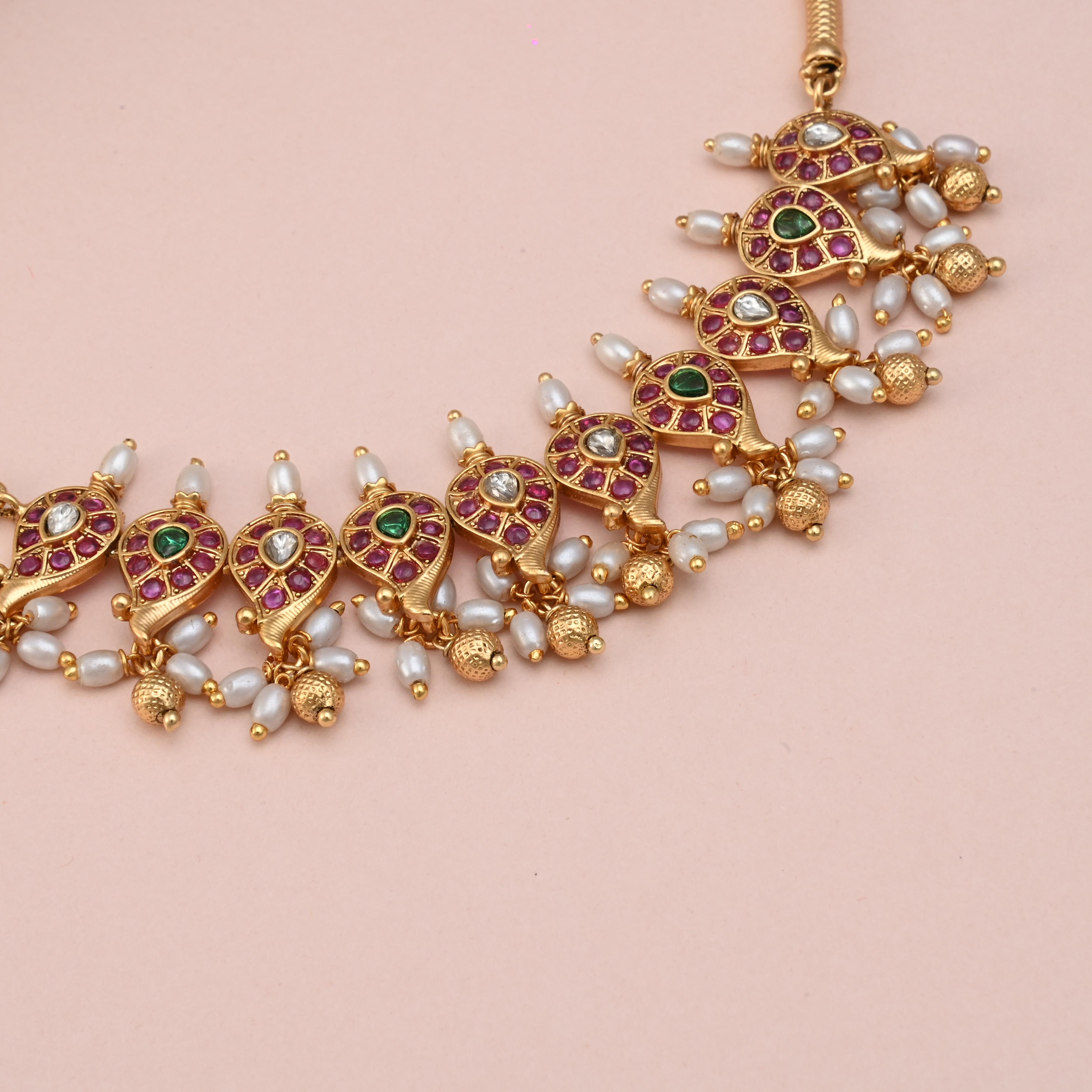 Parineeti Temple Hasli Choker Set