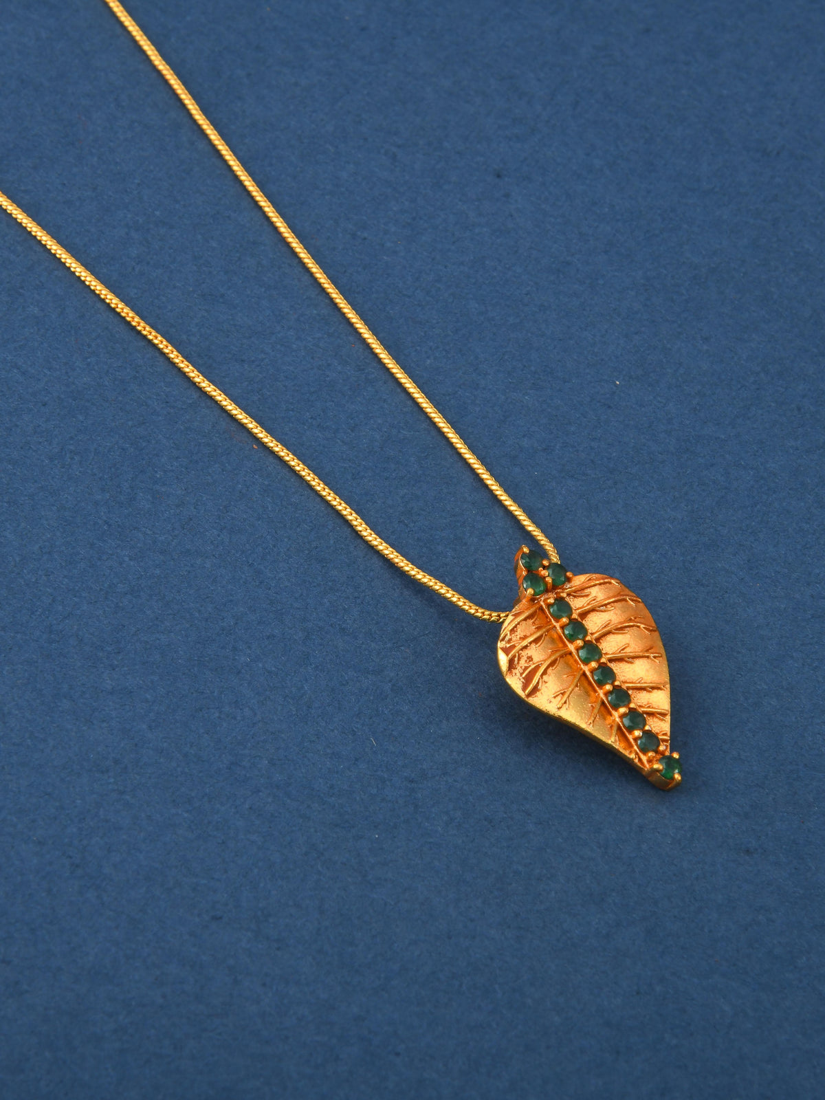 Peepal Pendant Necklace