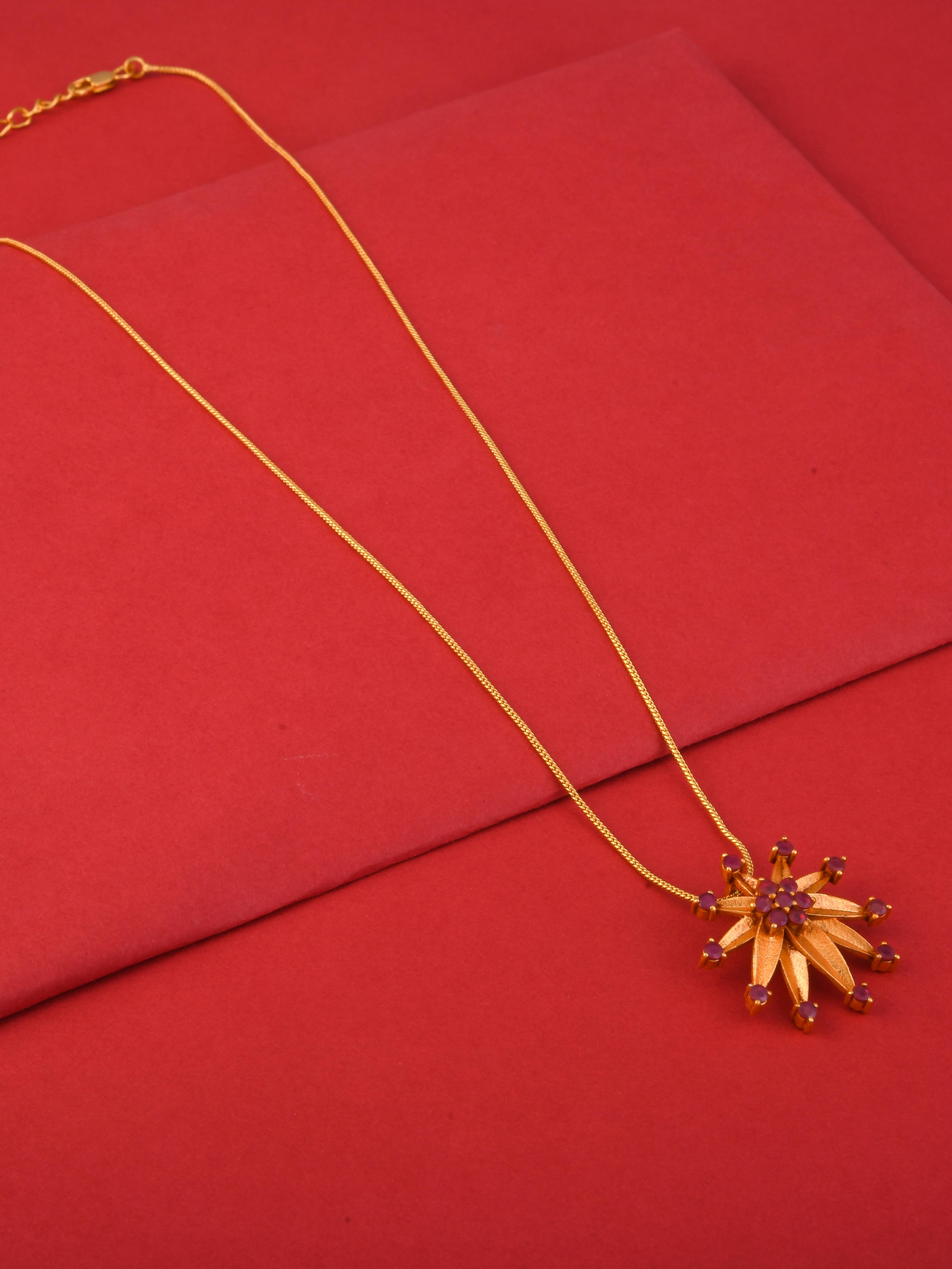 Maka Pendant Necklace
