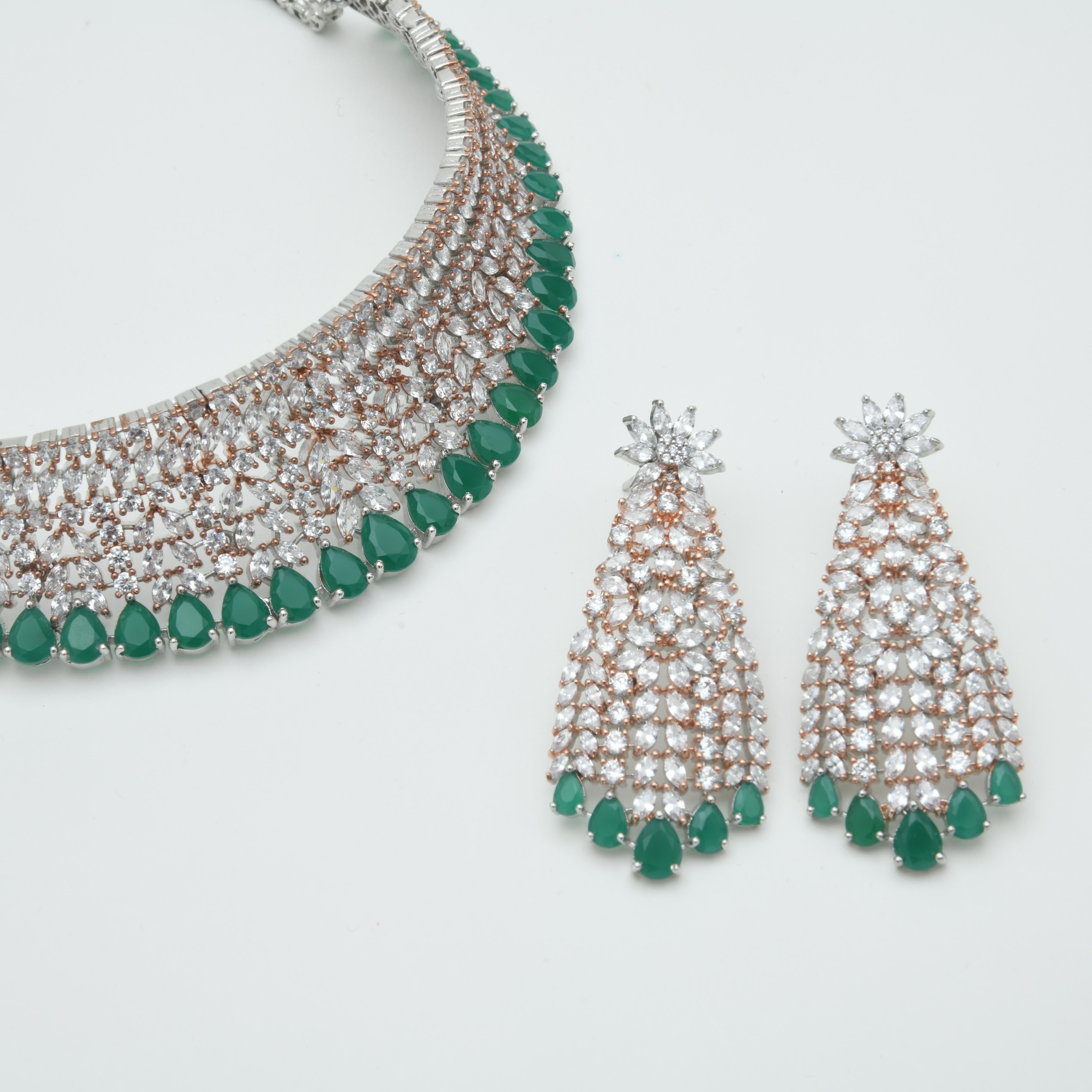 Classic Emerald Necklace Set