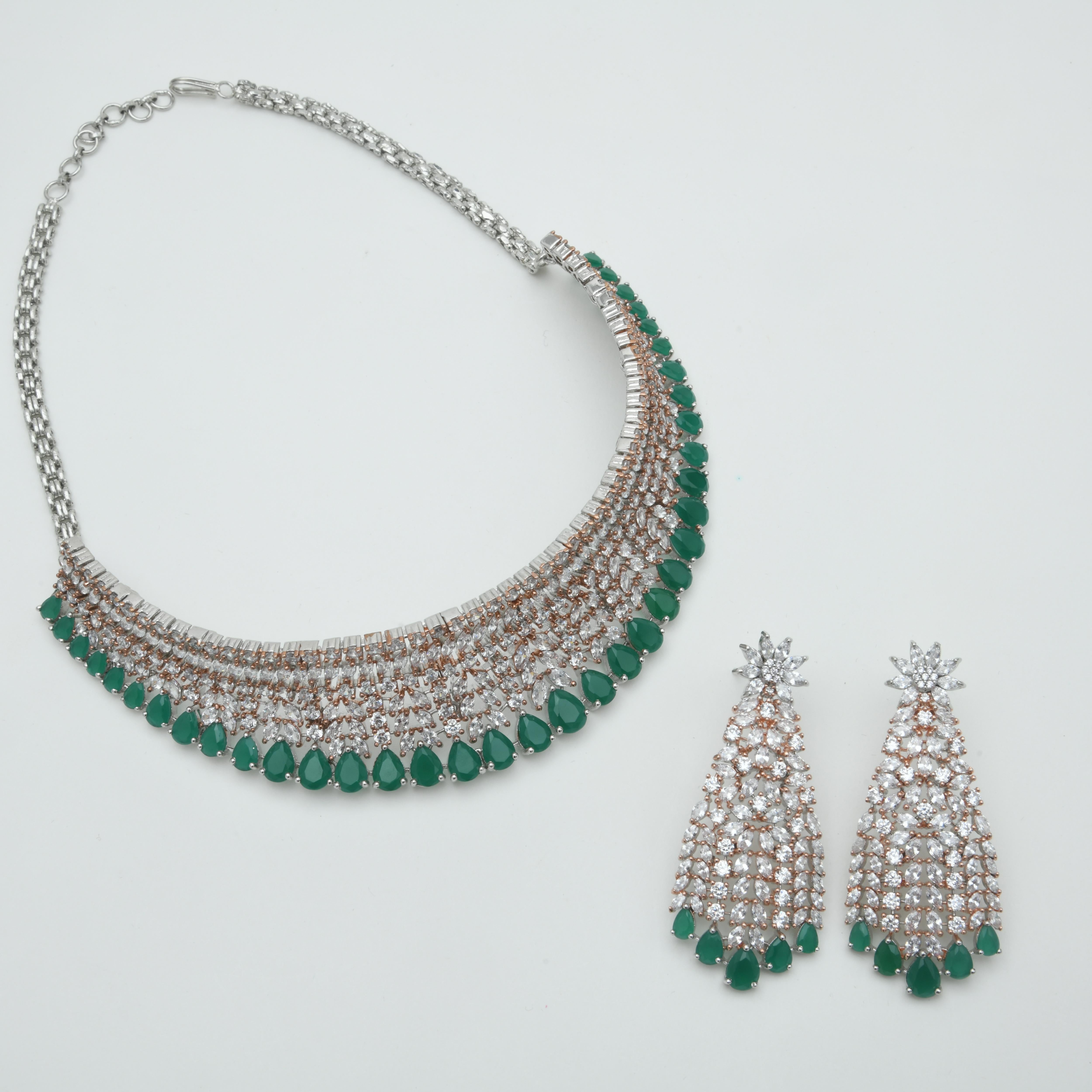 Classic Emerald Necklace Set