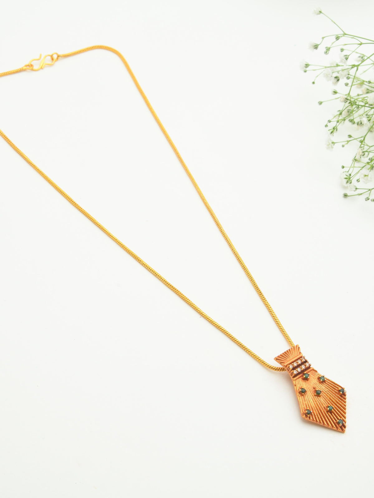 Durva Pendant Necklace