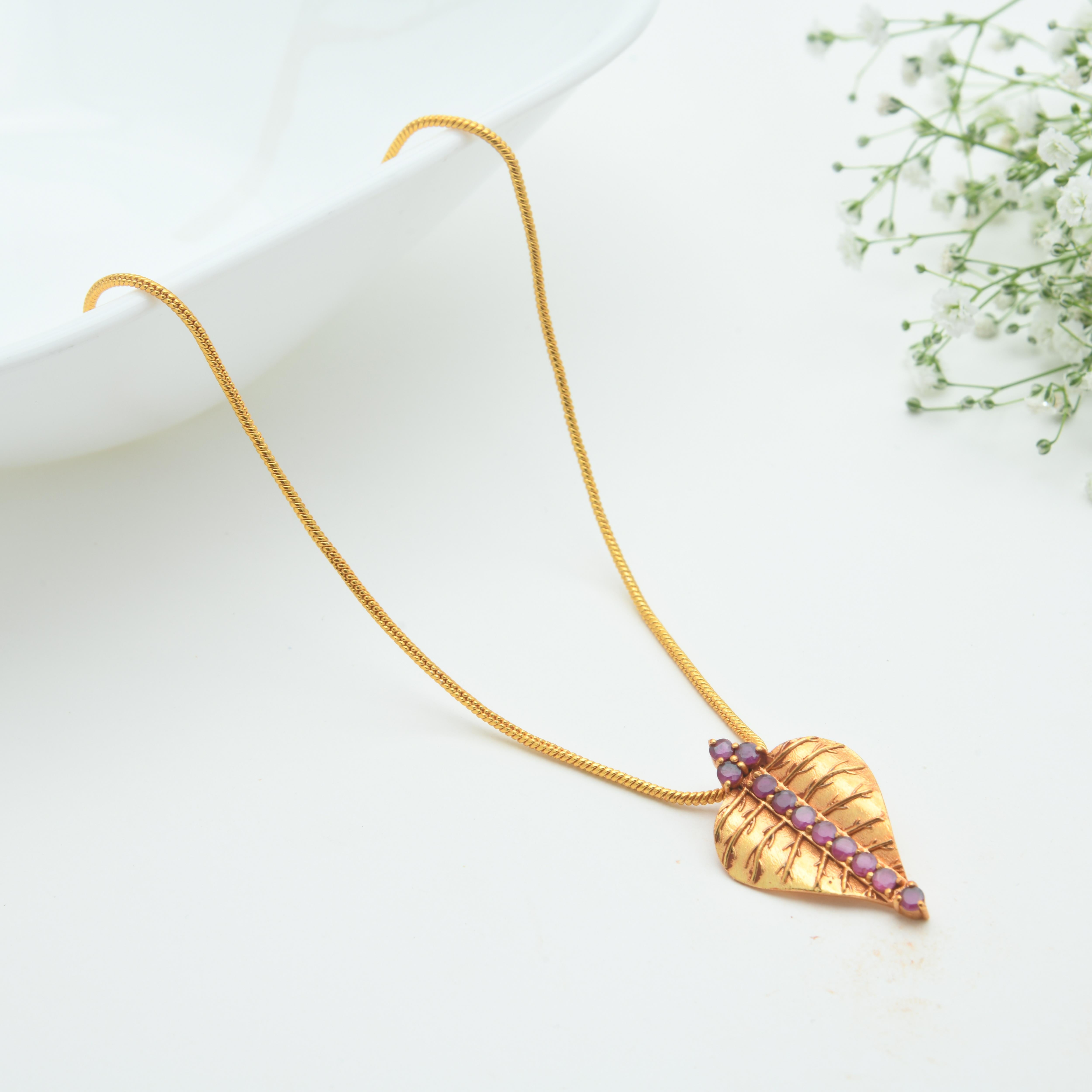 Peepal Pendant Necklace