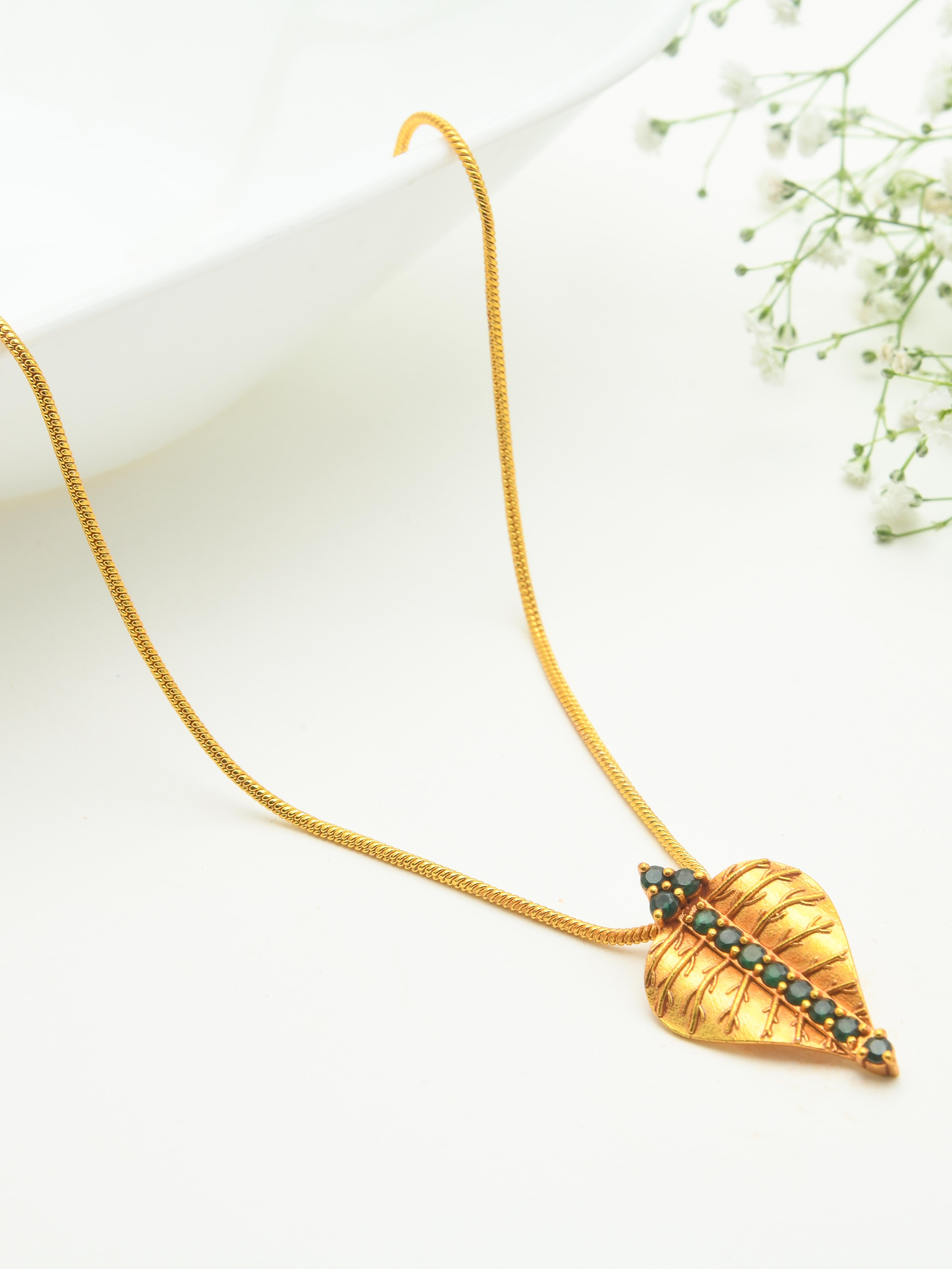 Peepal Pendant Necklace