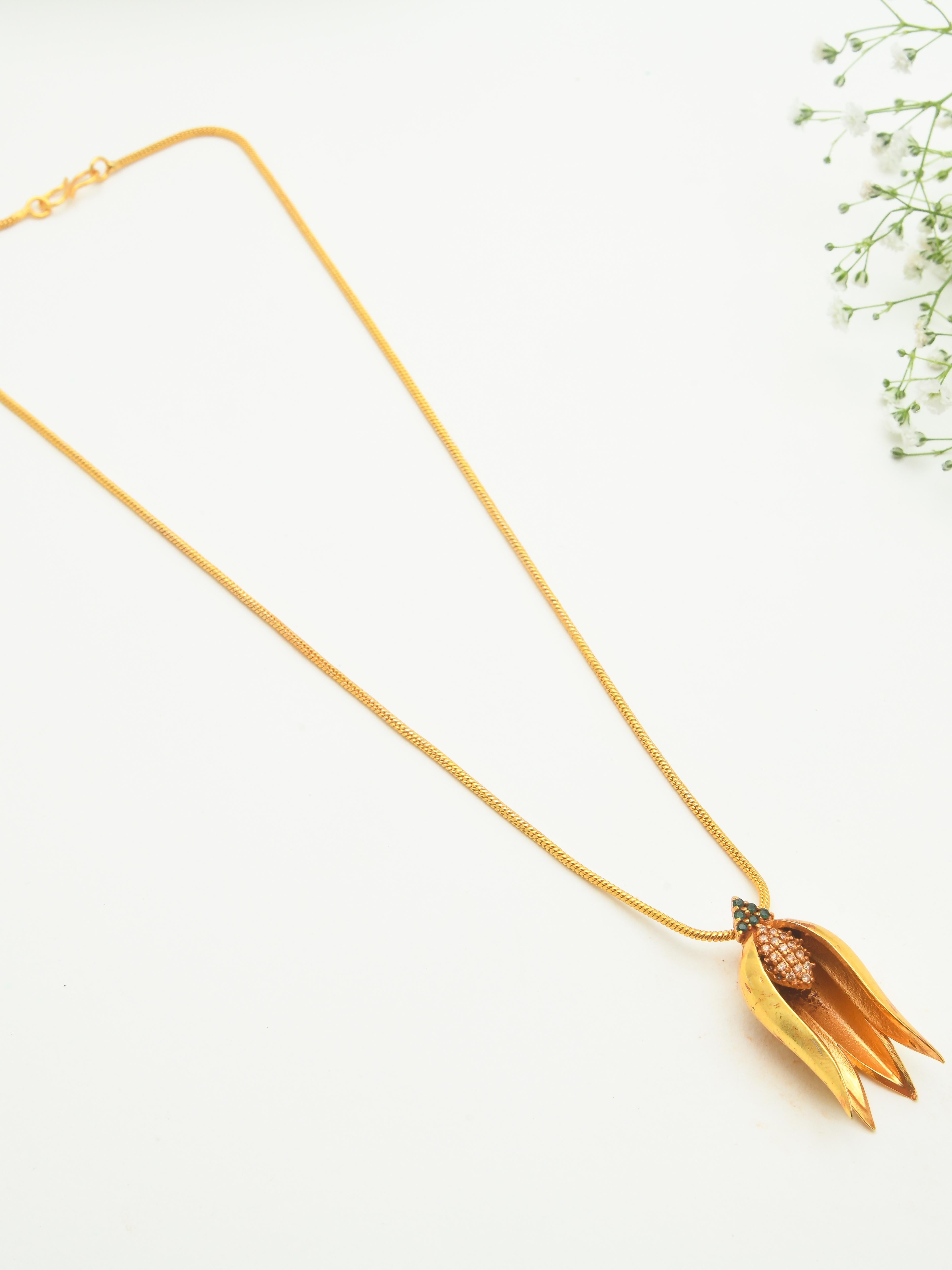 Kevda Pendant Necklace