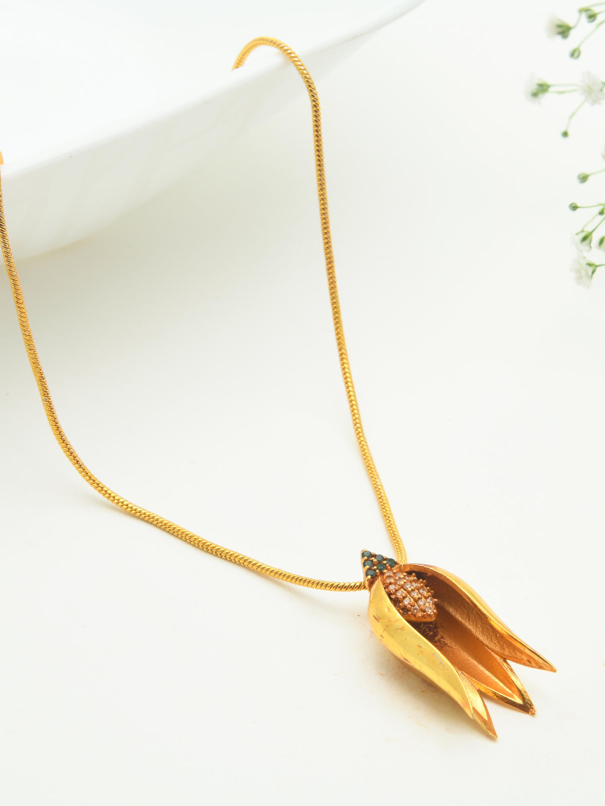 Kevda Pendant Necklace
