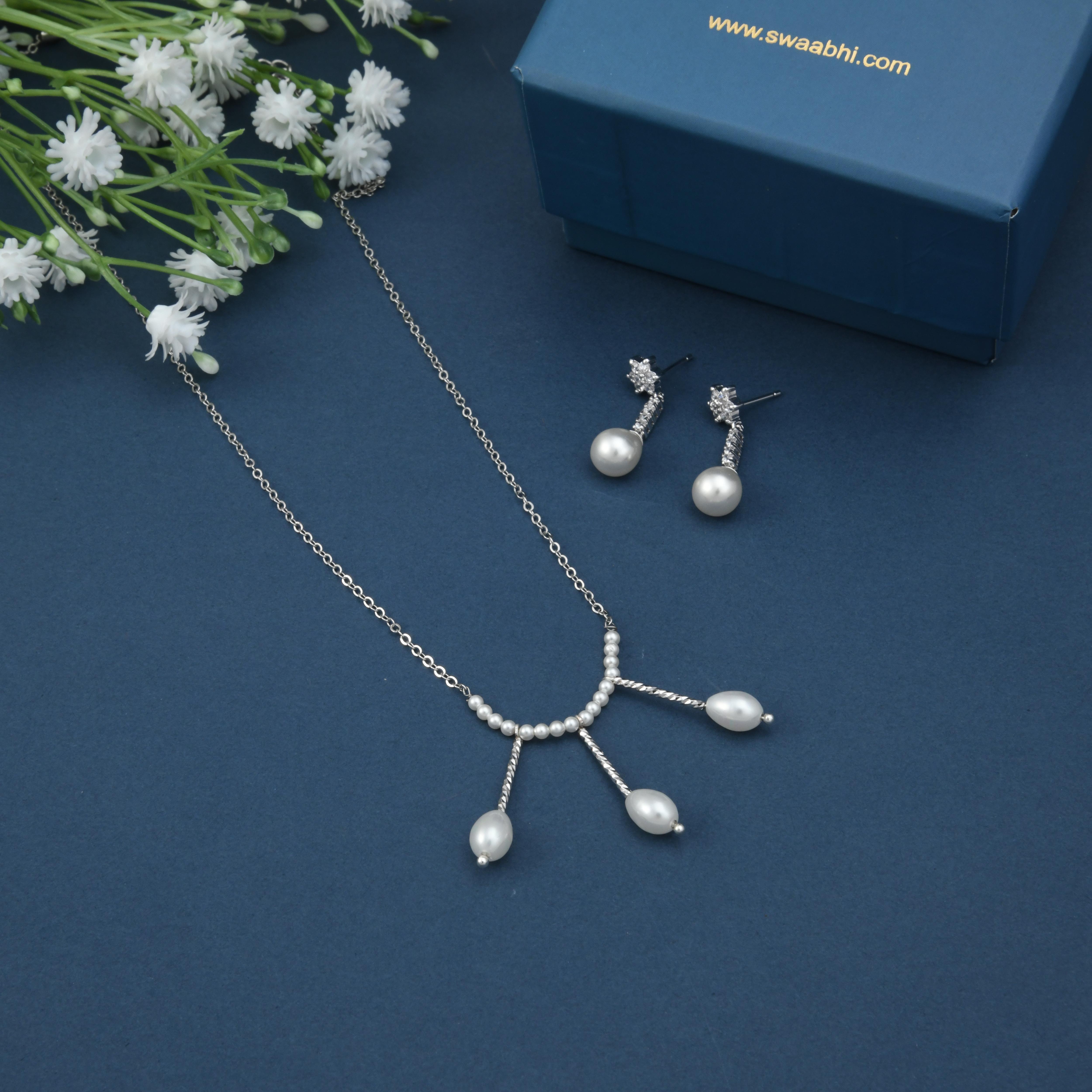 Troika Pearl Necklace Set