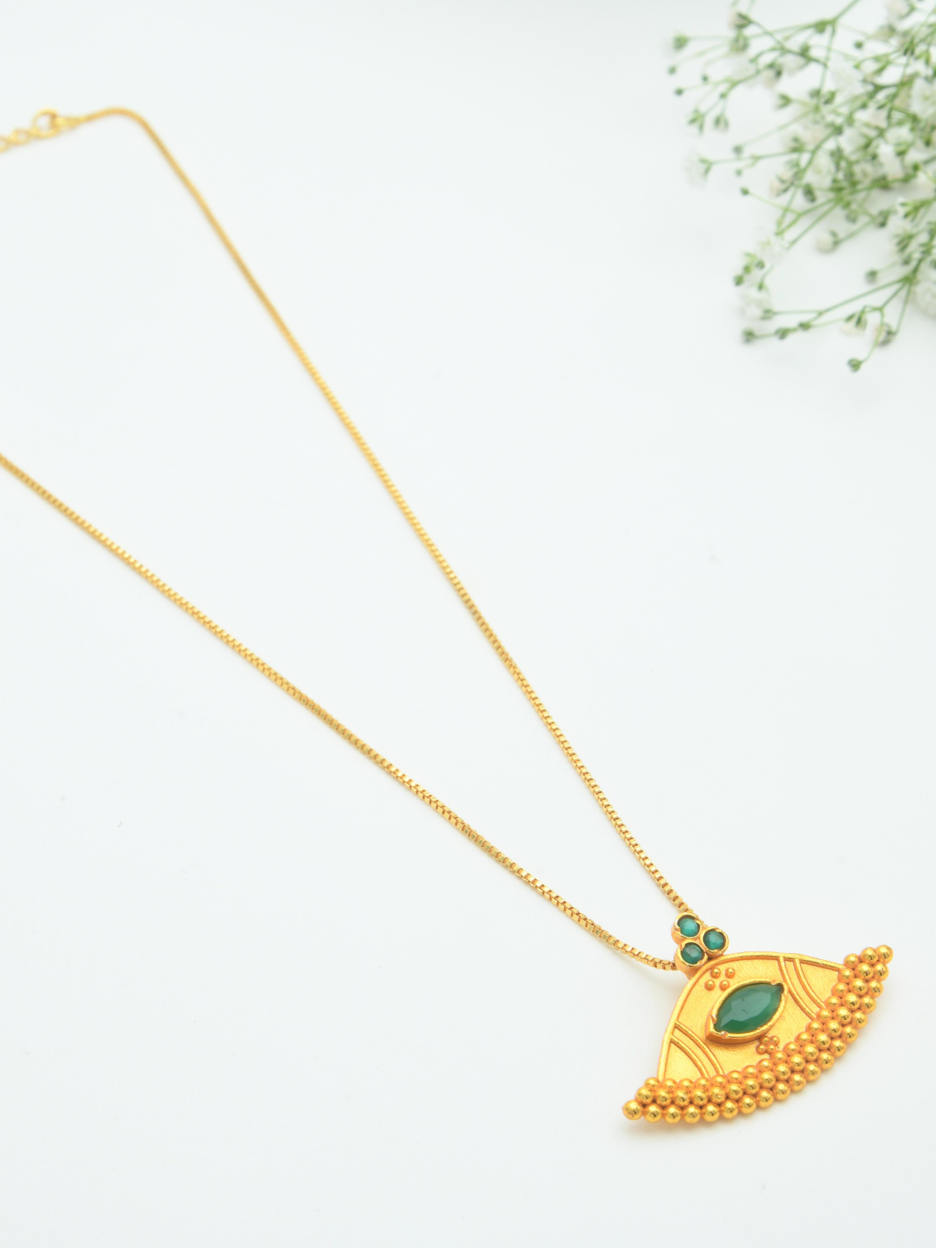 Mattalli Pendant Necklace