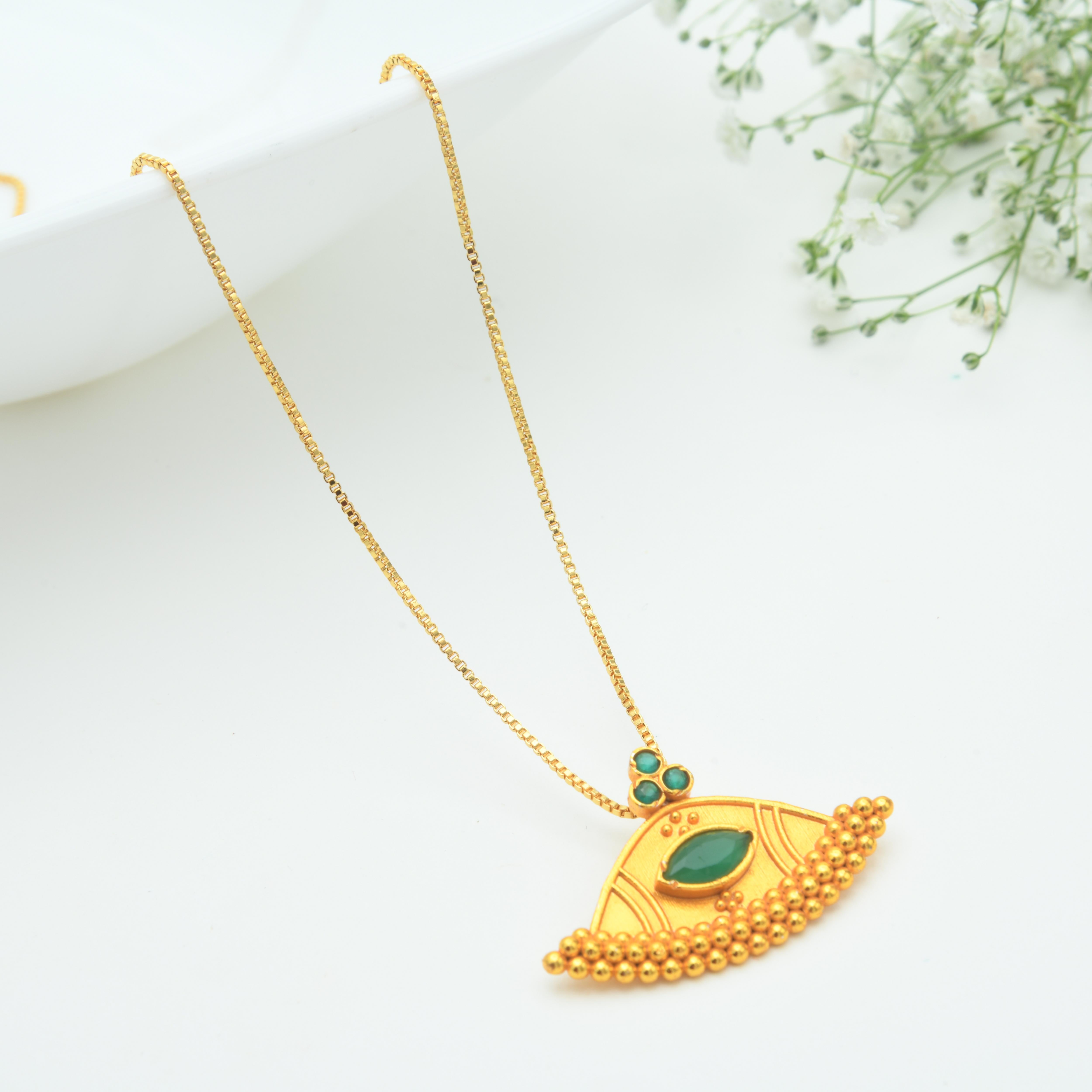 Mattalli Pendant Necklace