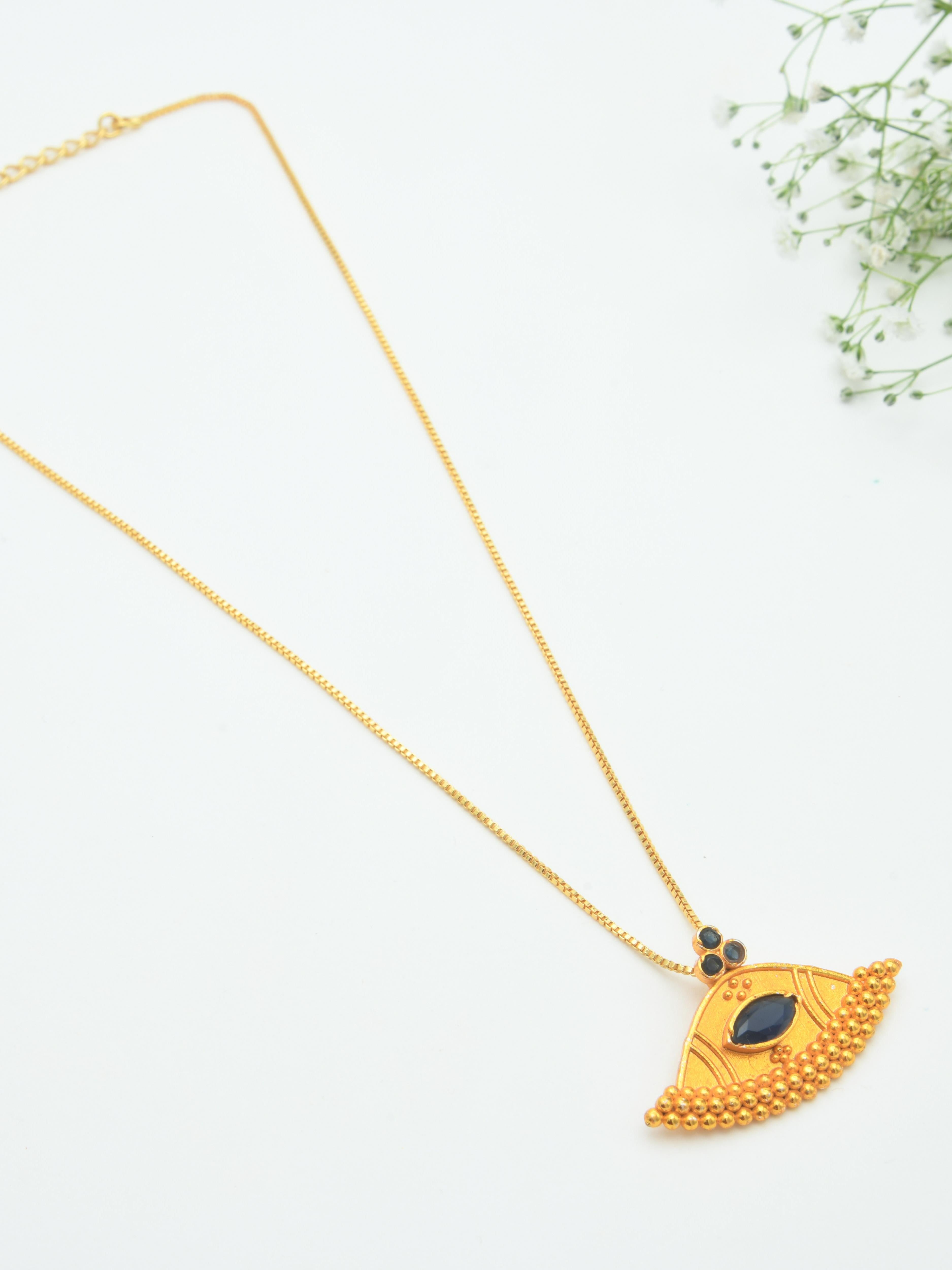Mattalli Pendant Necklace
