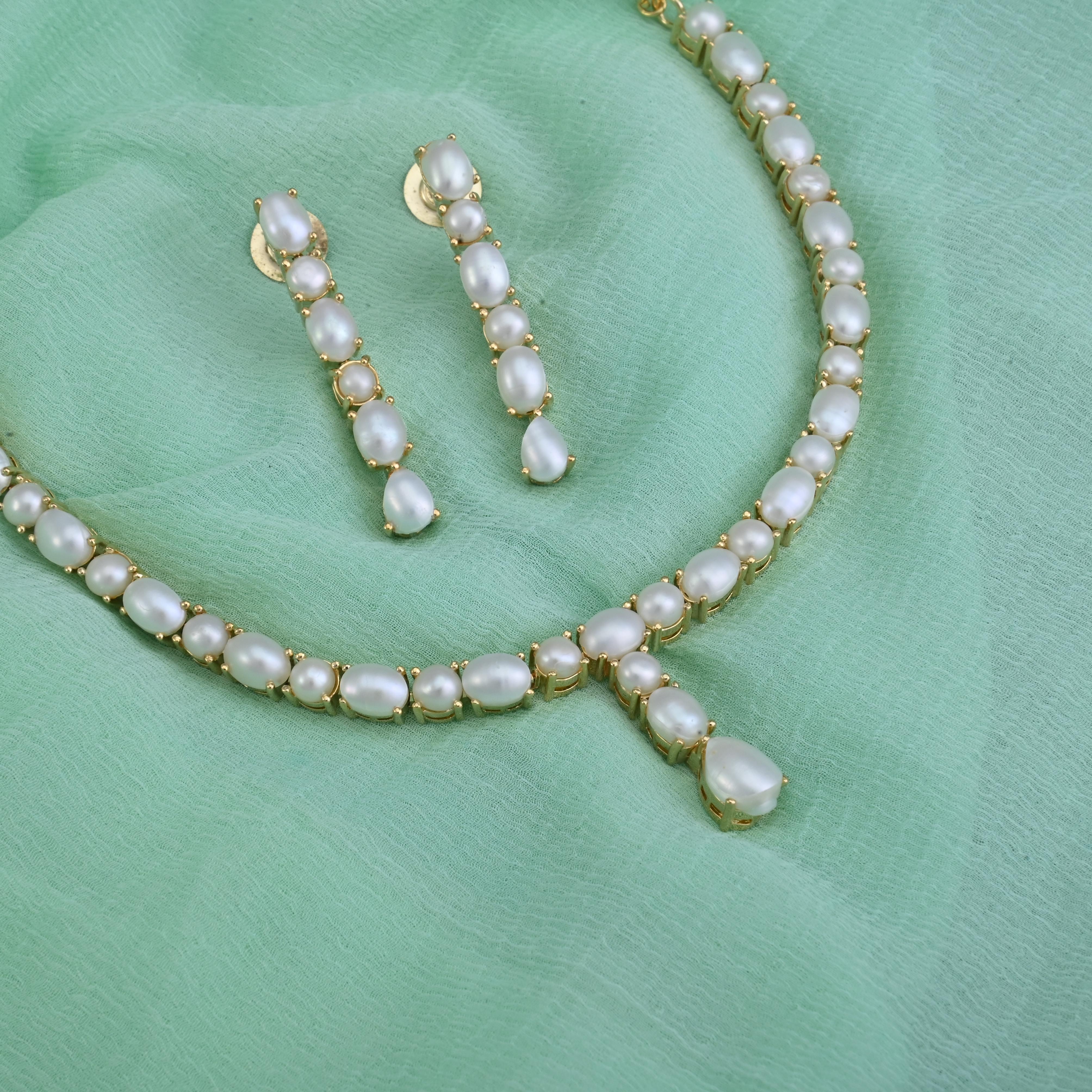 Disha Pearl Necklace