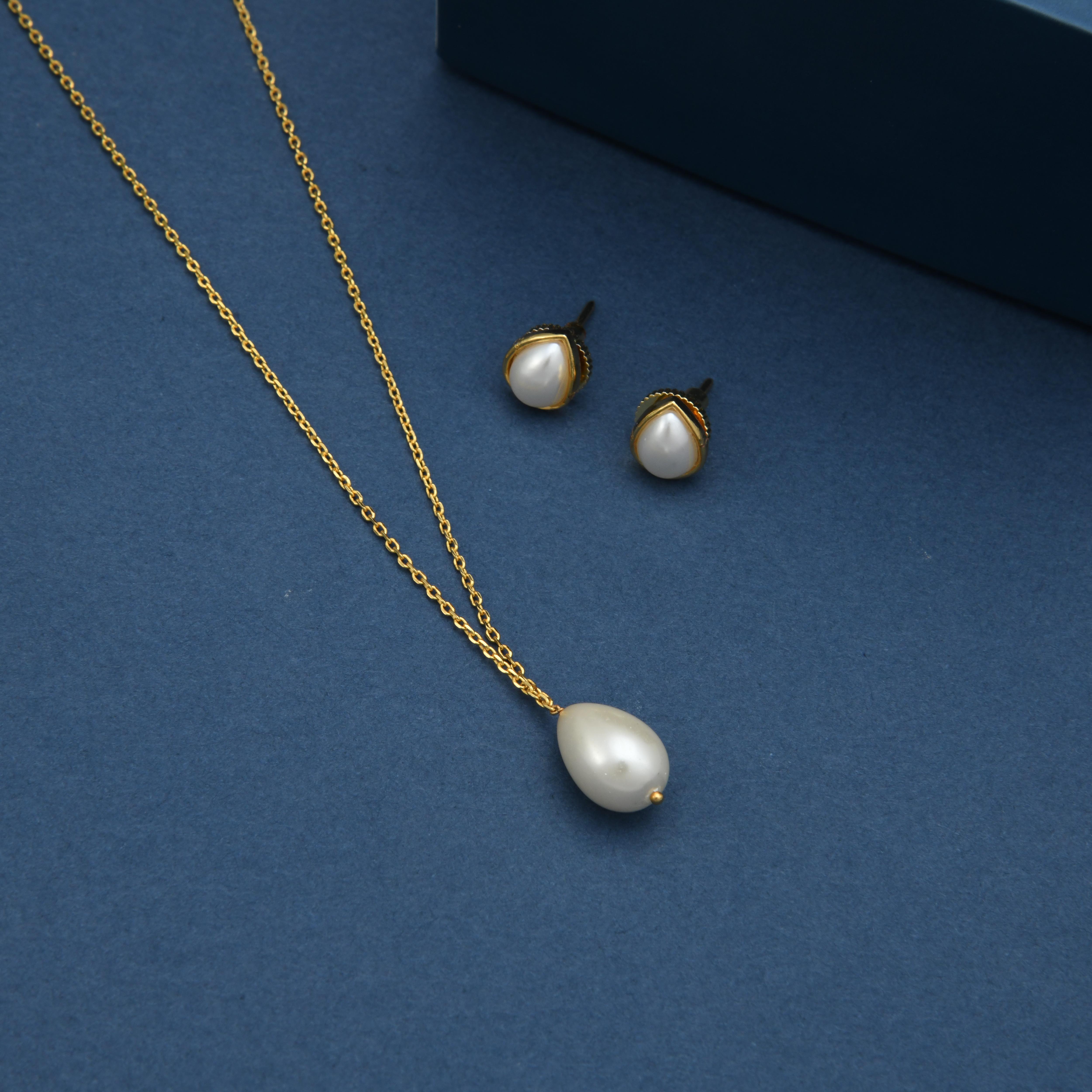 Drop Pearls Necklace