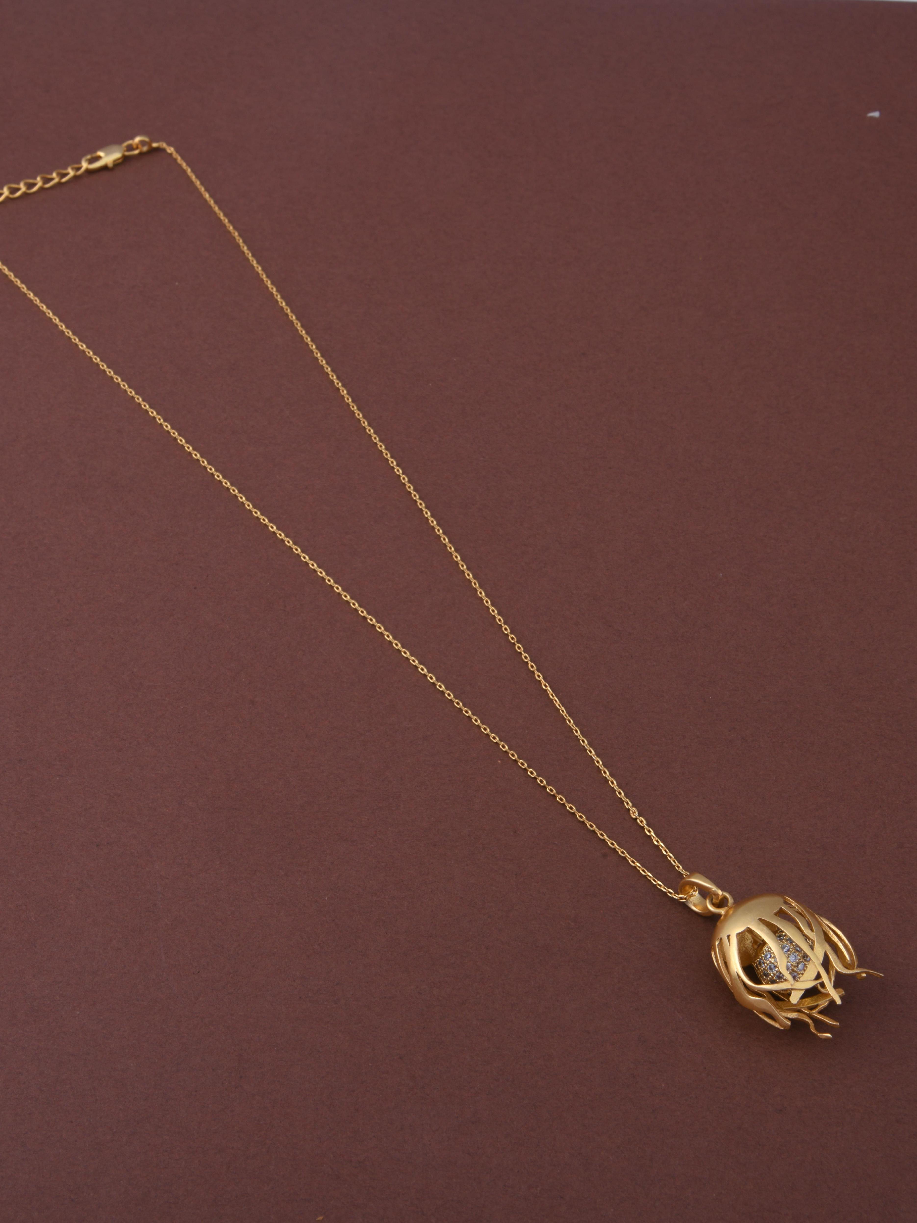 Mace Spice Pendant Necklace