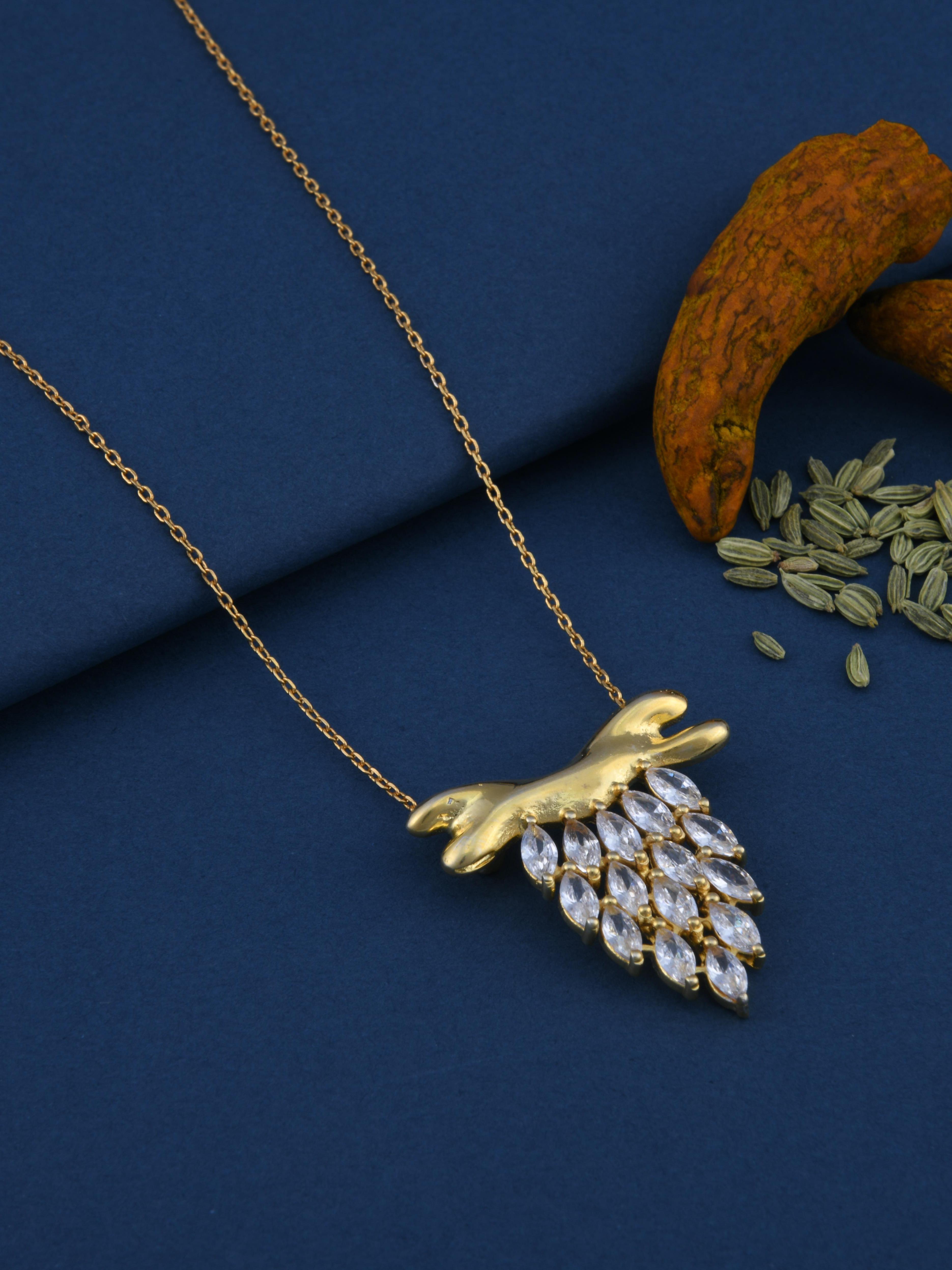 Hull & Fennel Seed Spice Pendant Necklace