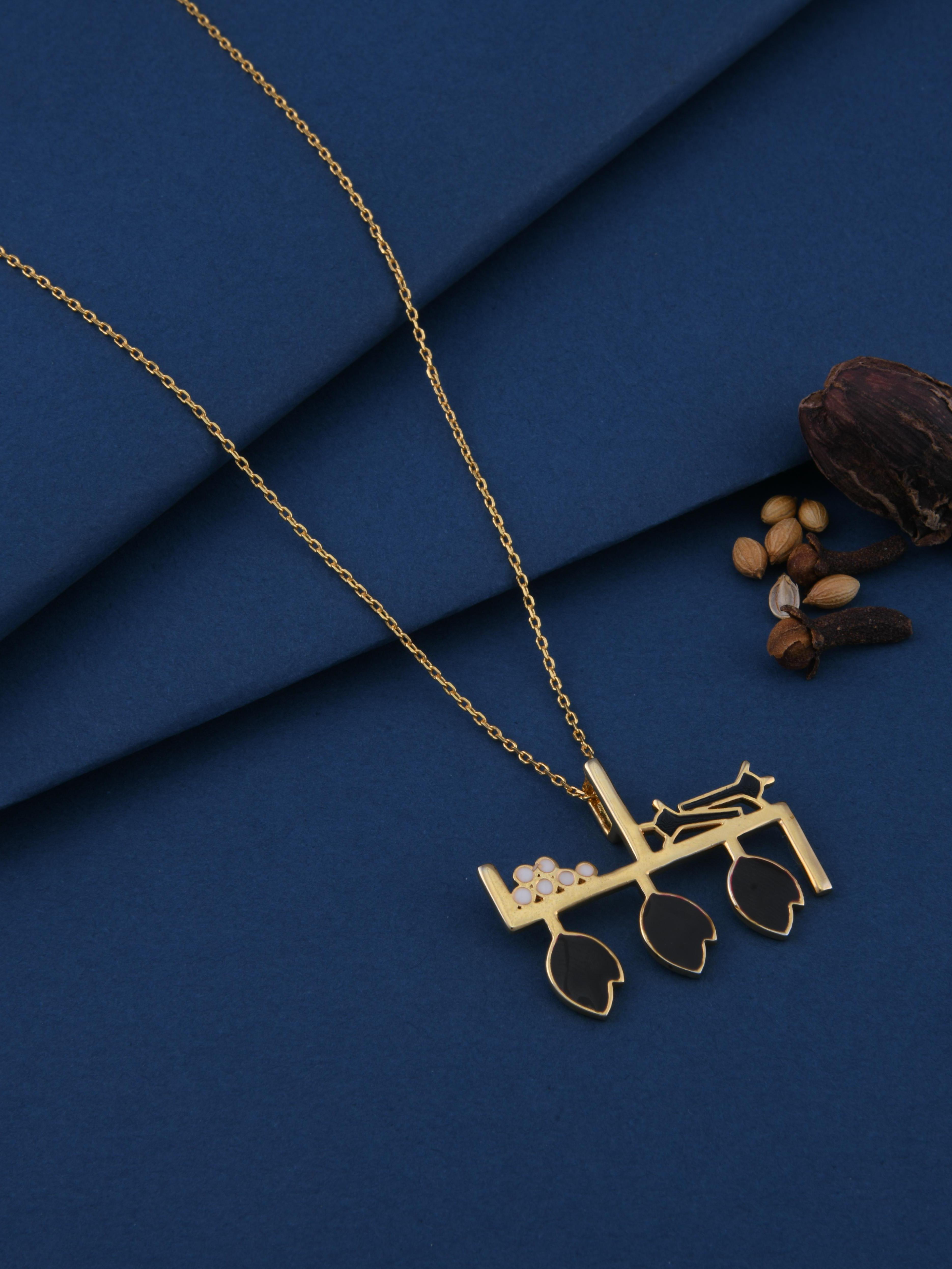 Cardamom, Clove, Sesame Seeds Spice Pendant Necklace