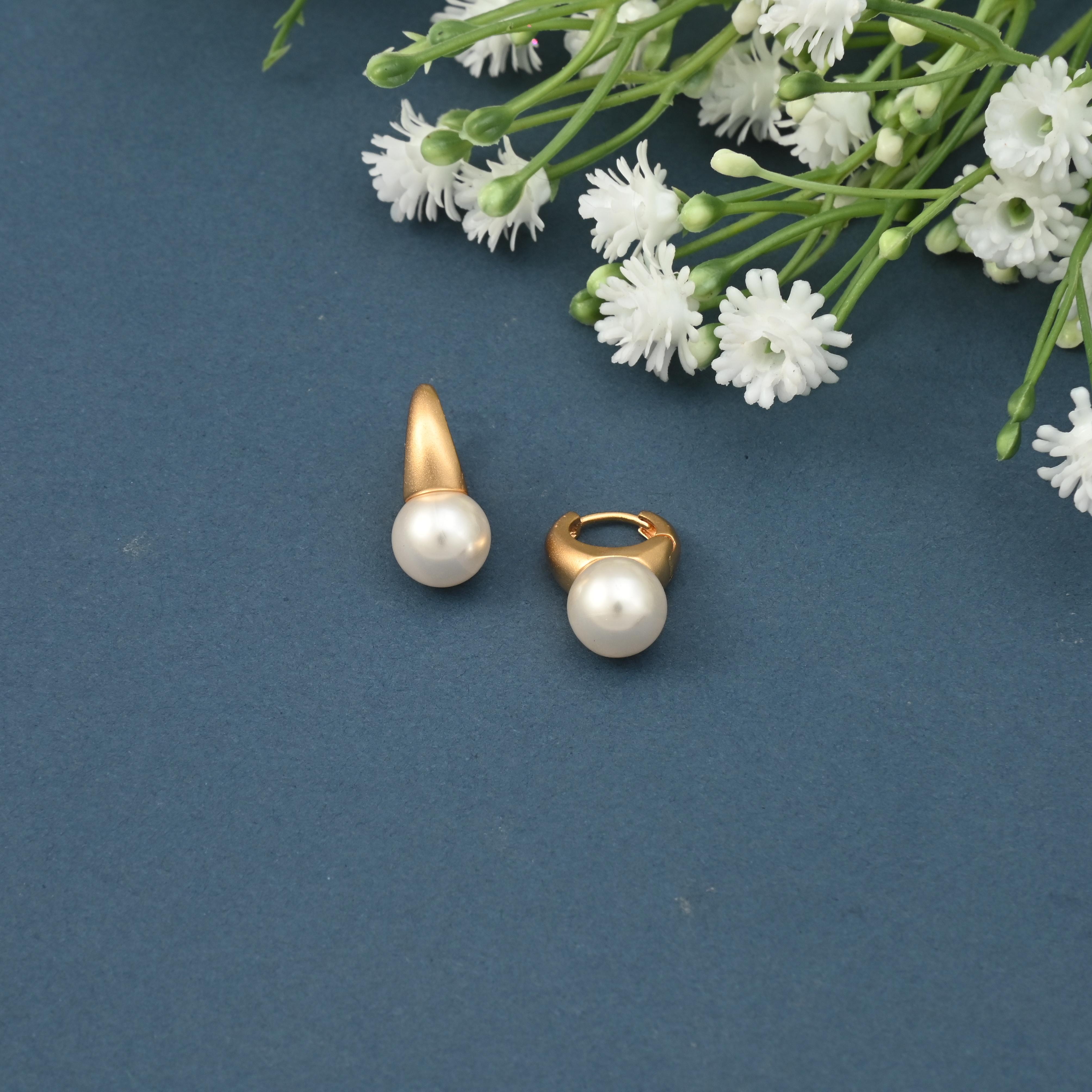 Eliana Pearl Earrings