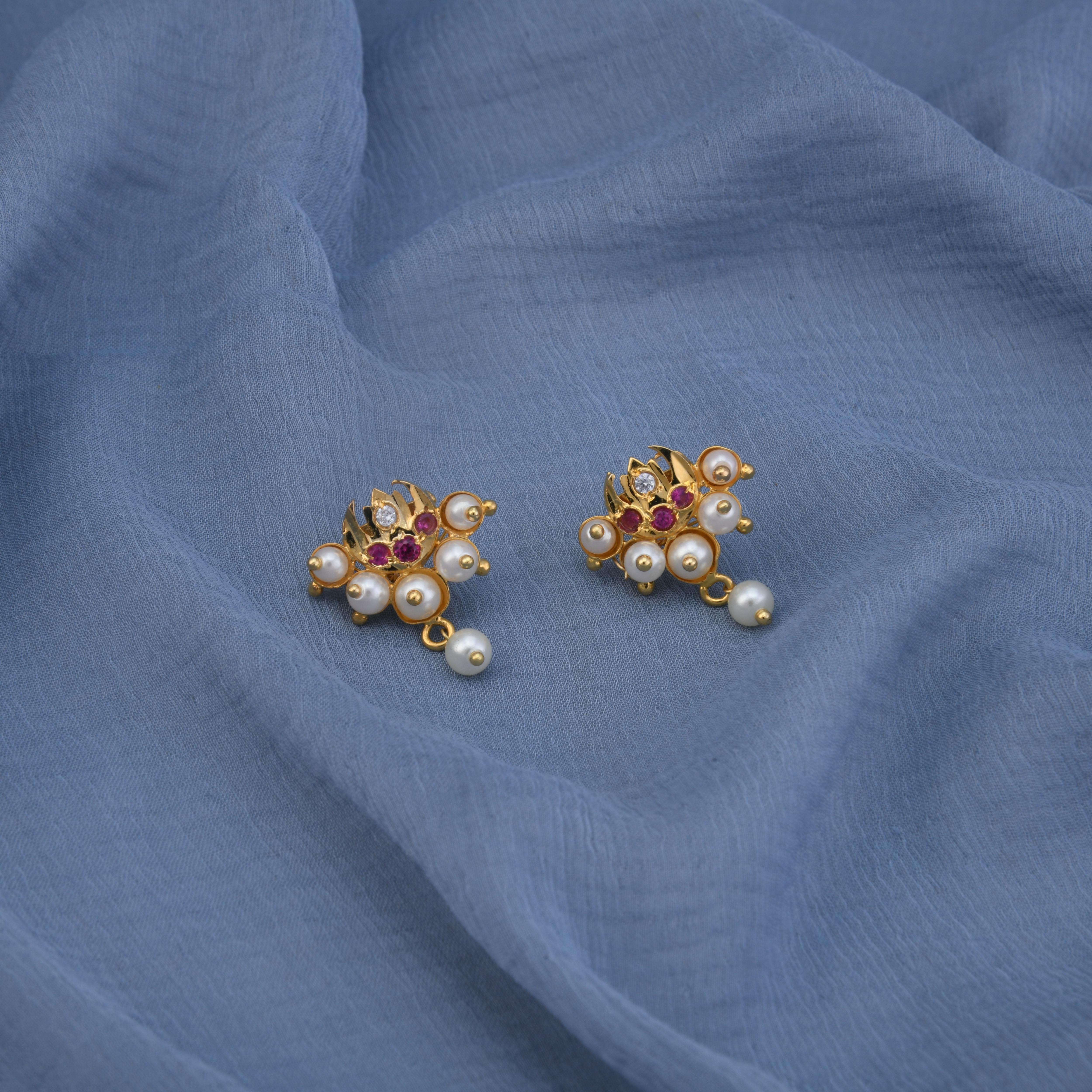 Chandra Pearls Earrings