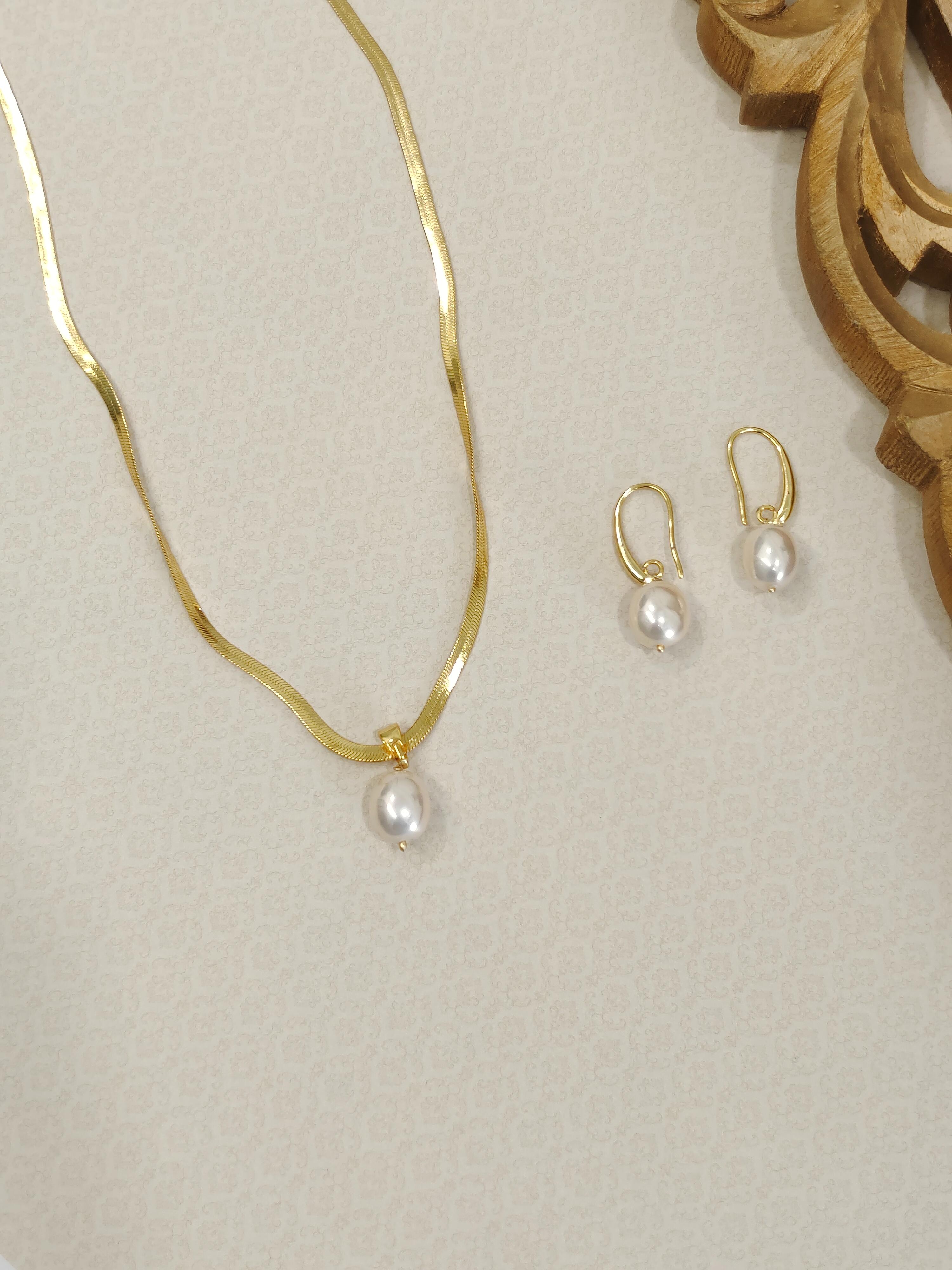 Twisted Snake Chain Pearl Pendant Set