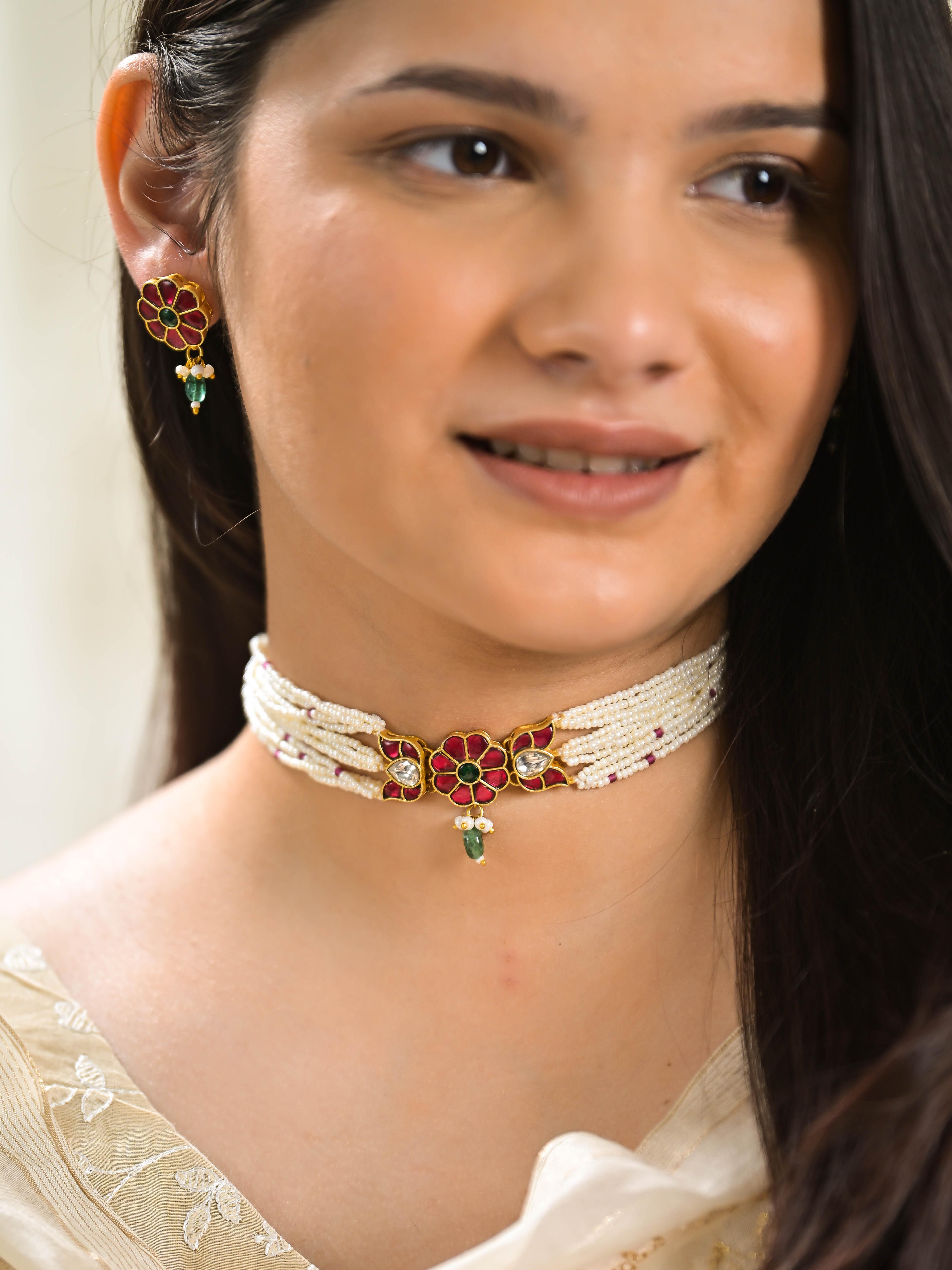 Dainty Flower Jadau Necklace