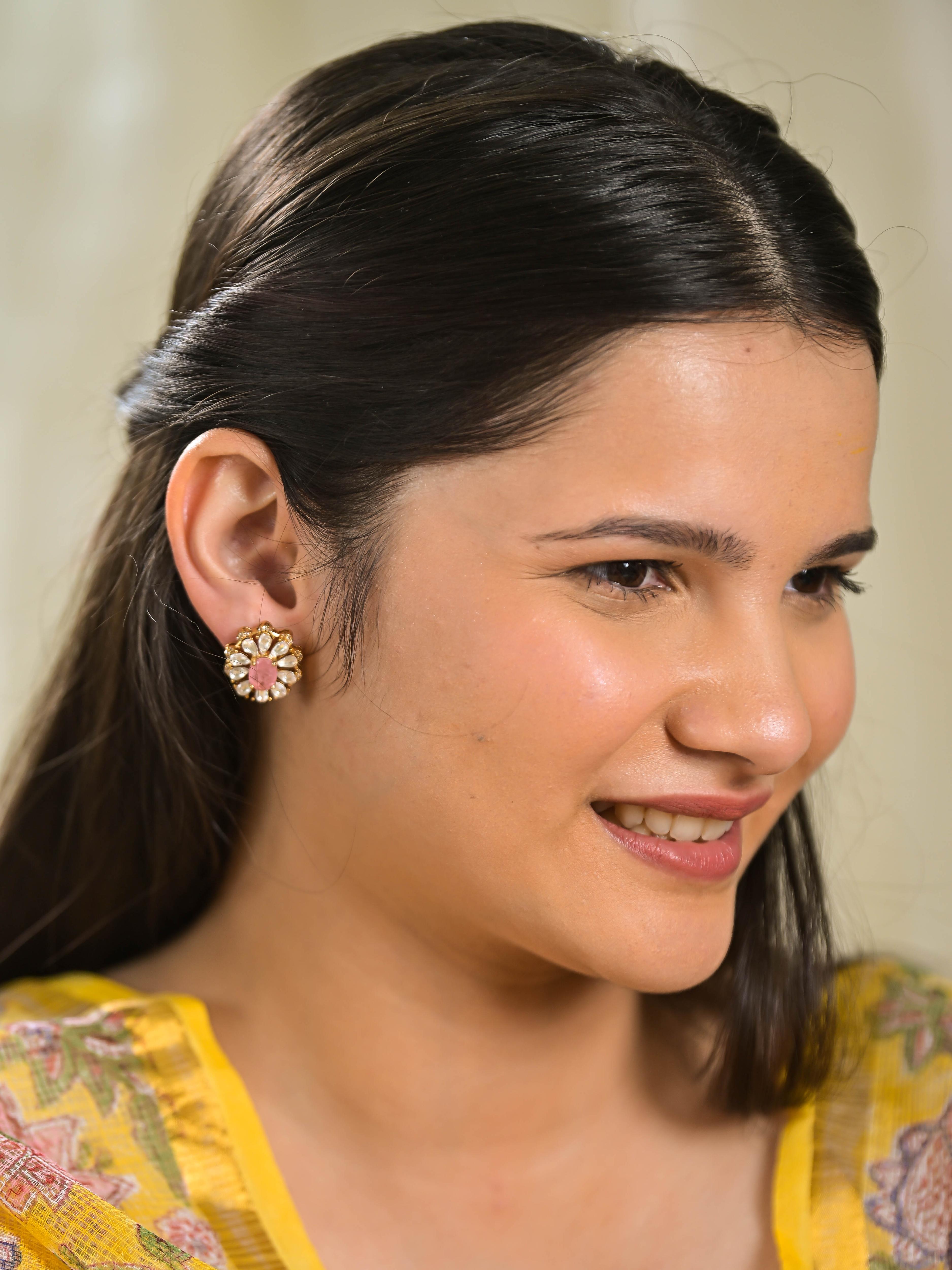Amolika Kundan Studs