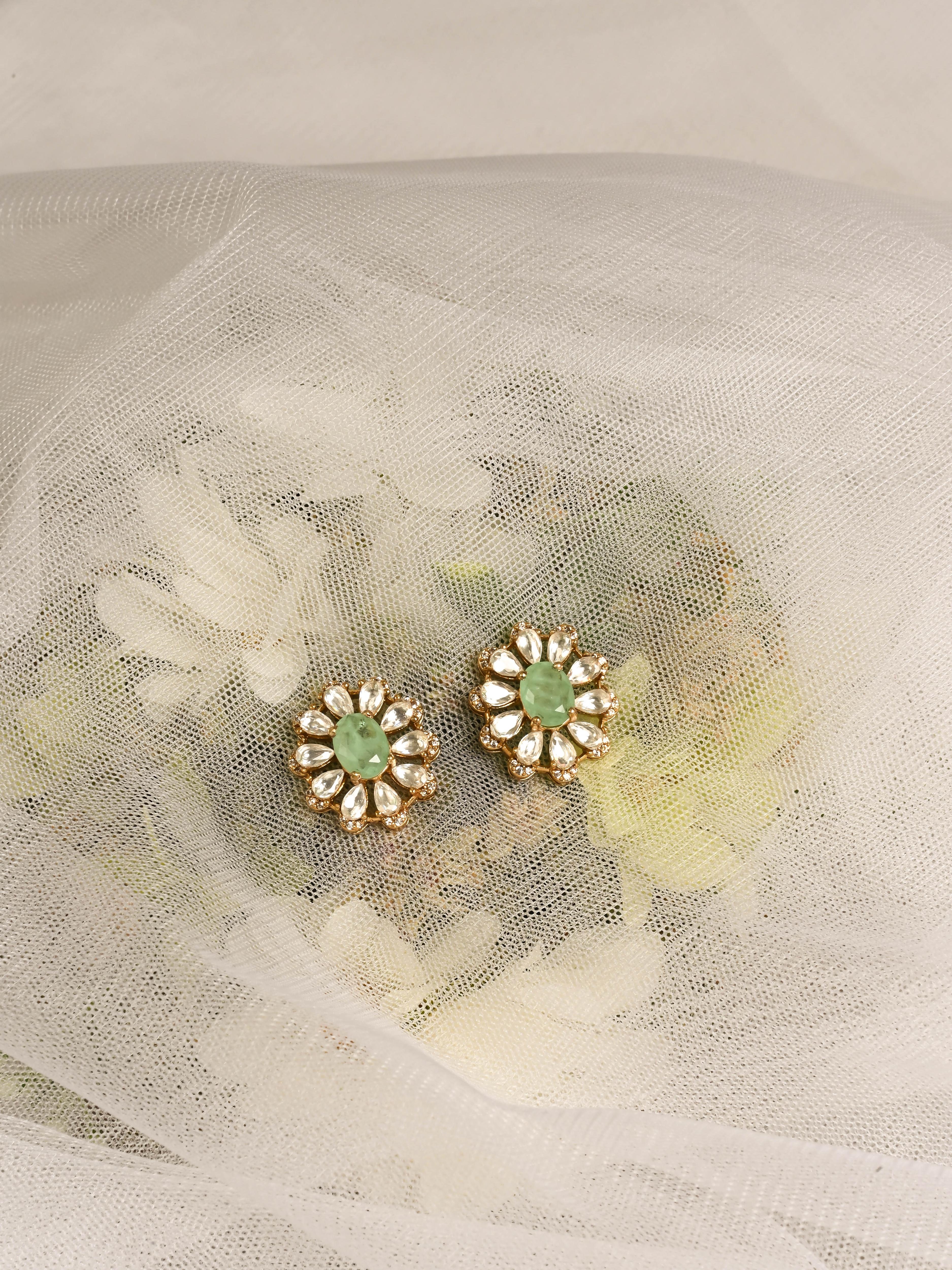 Amolika Kundan Studs