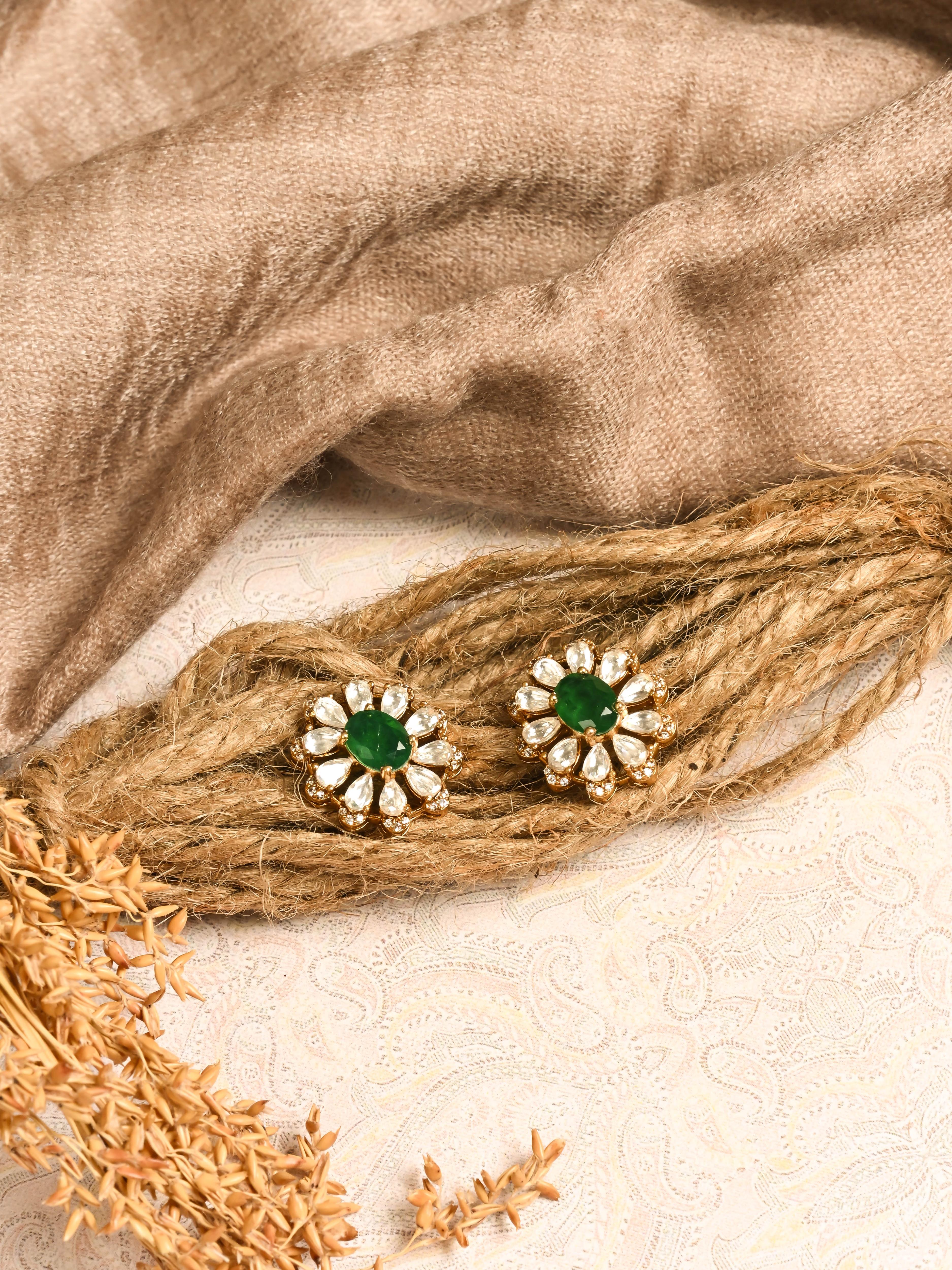Amolika Kundan Studs
