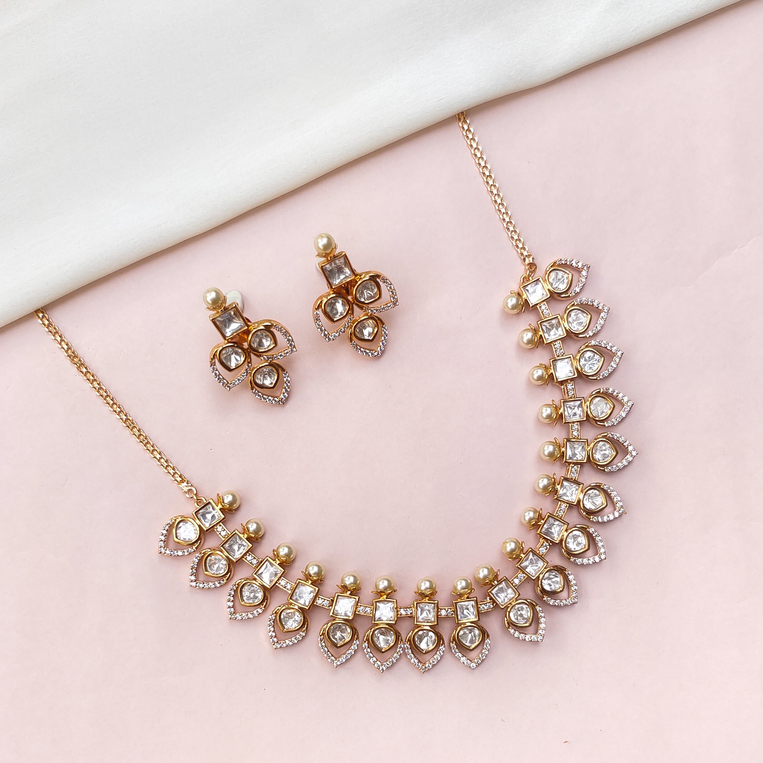 Anvika Kundan Choker Set