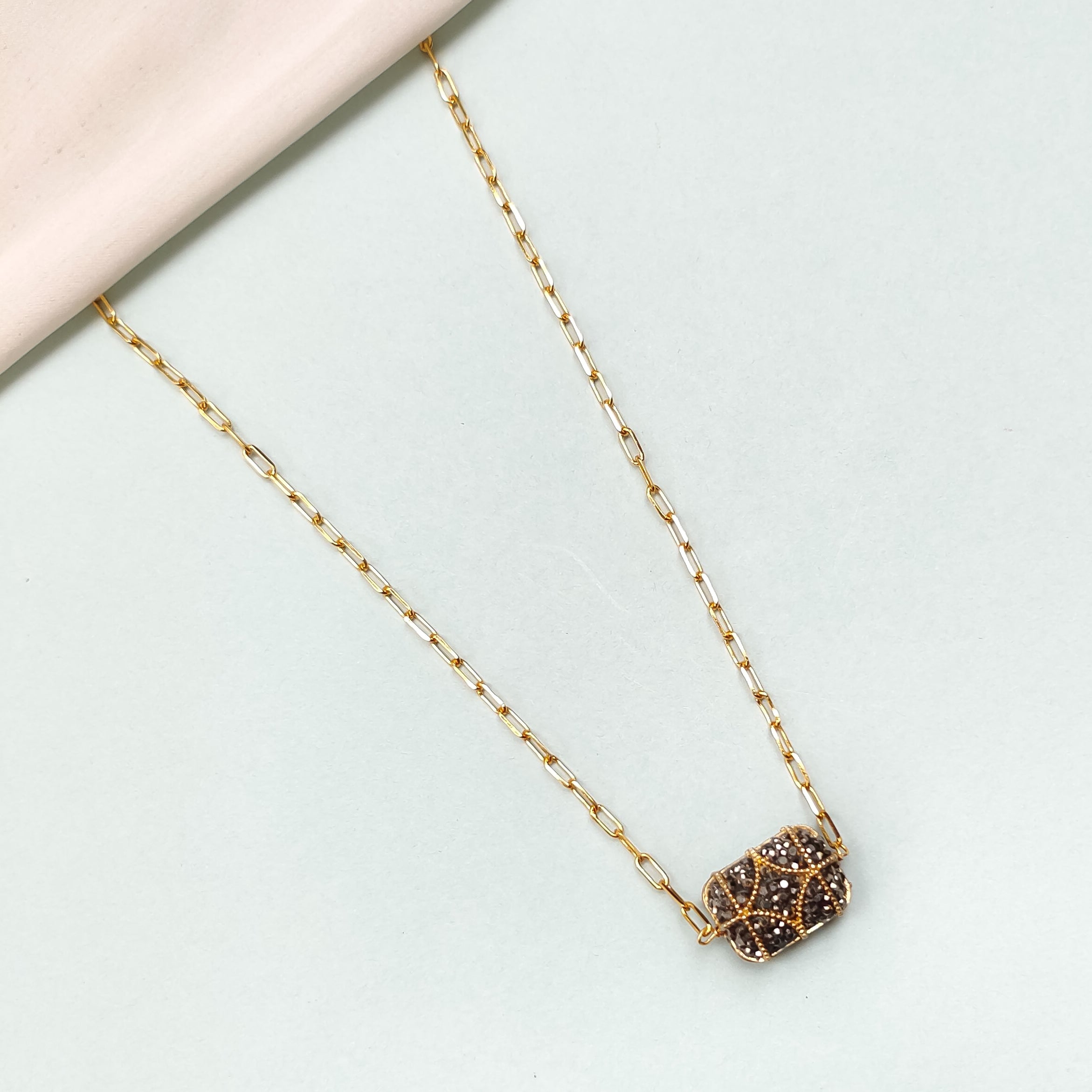 Sia Link Chain Pendant Necklace
