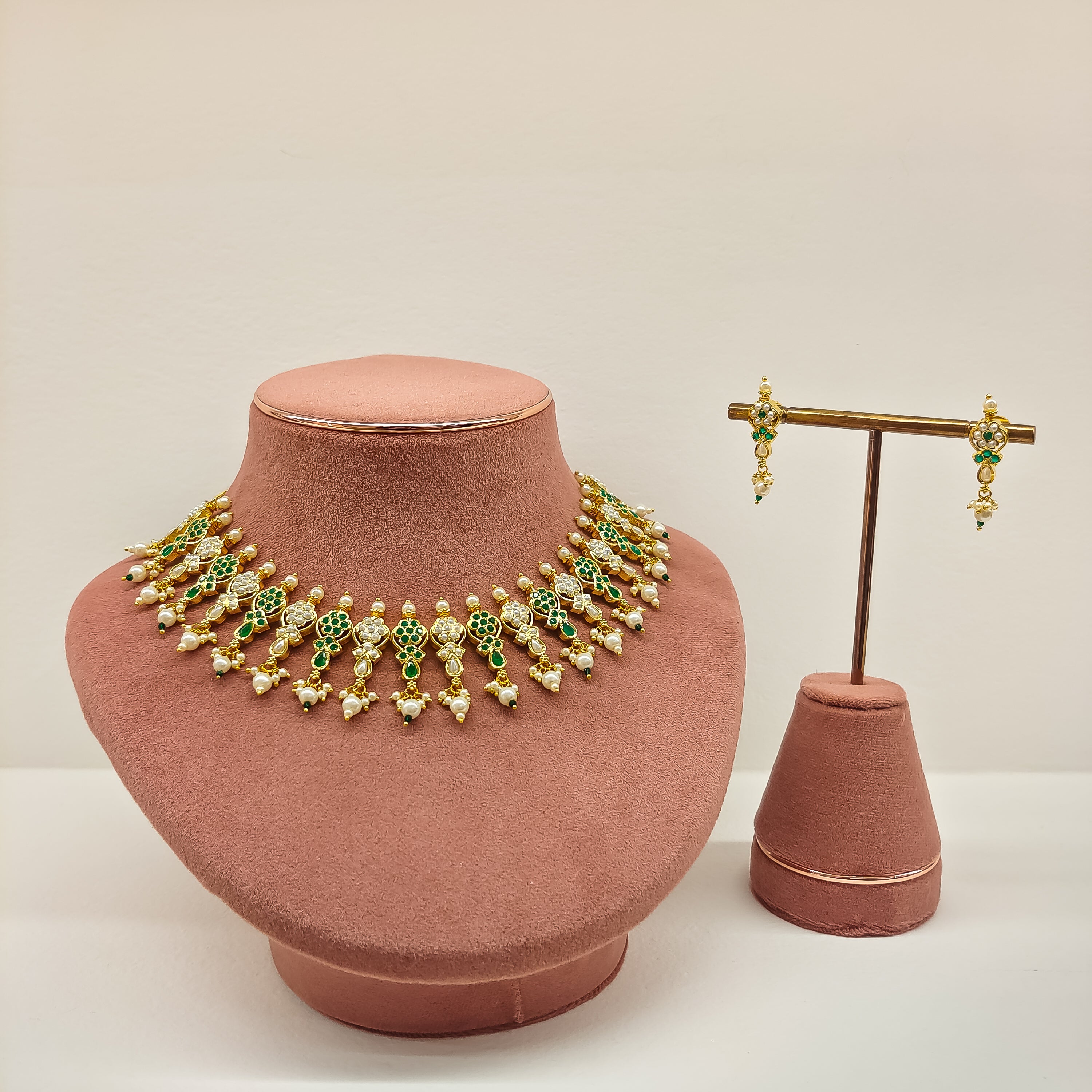 Abhiprithi Pearls Necklace