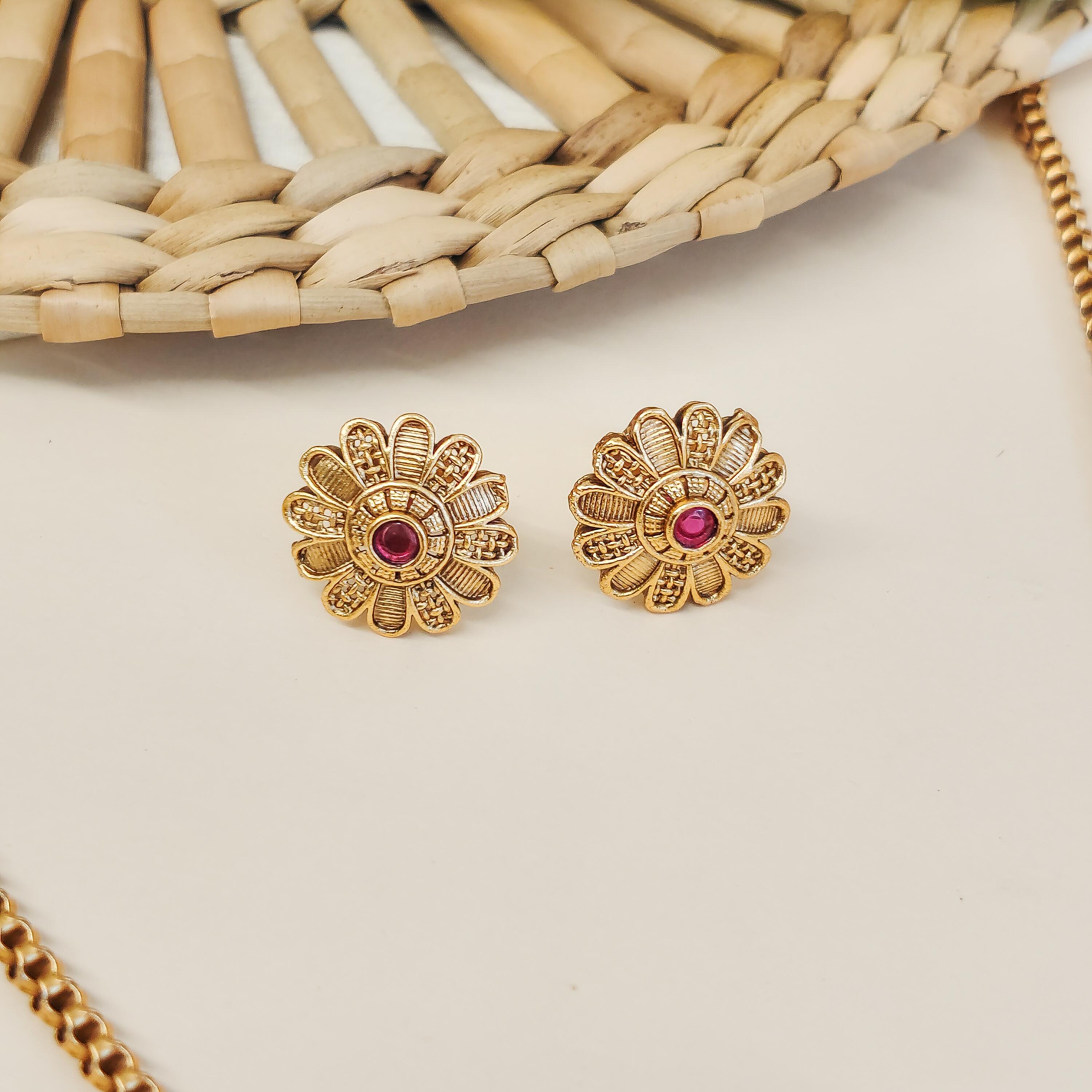 Alapini Temple Pendant Set