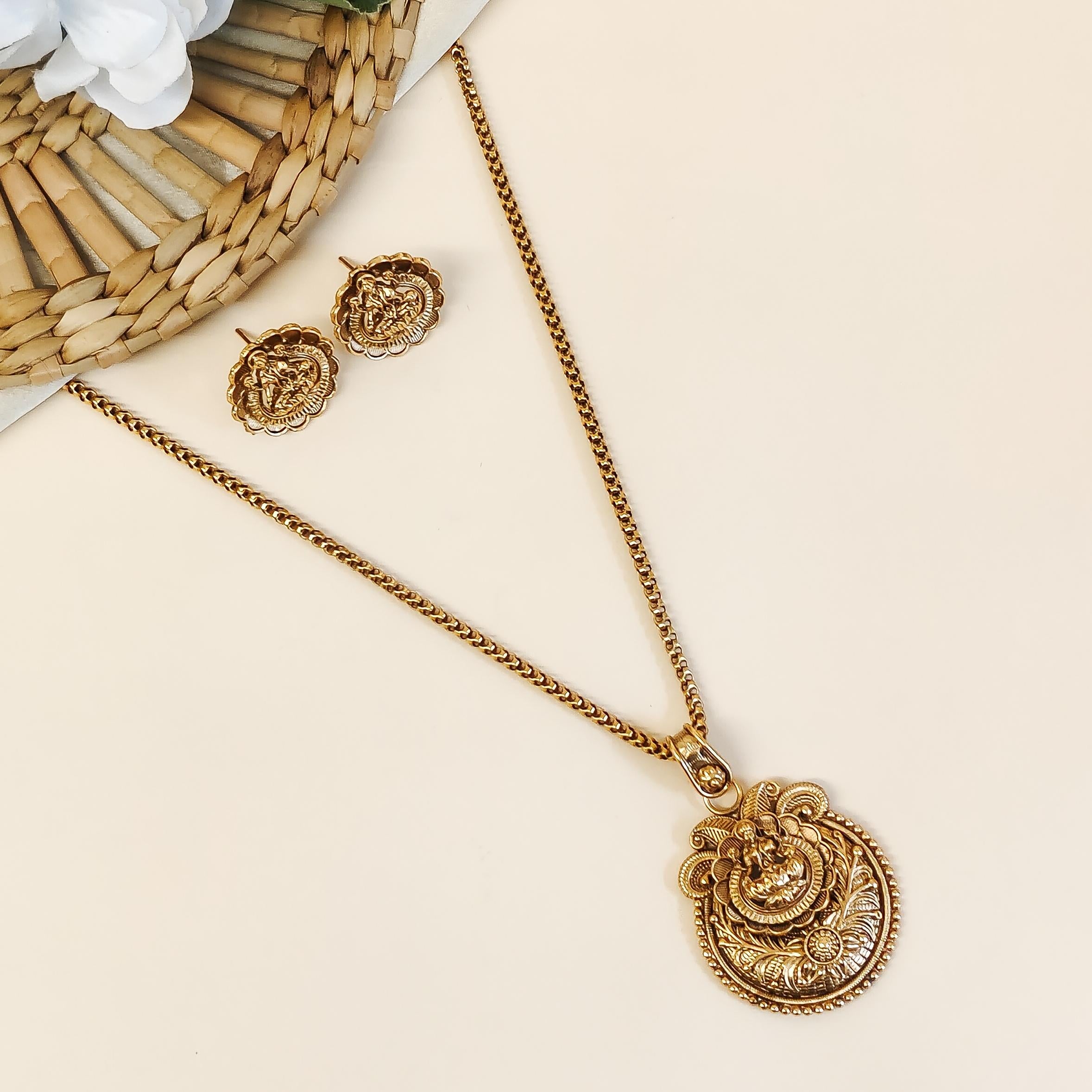 Padmaja Temple Pendant Set