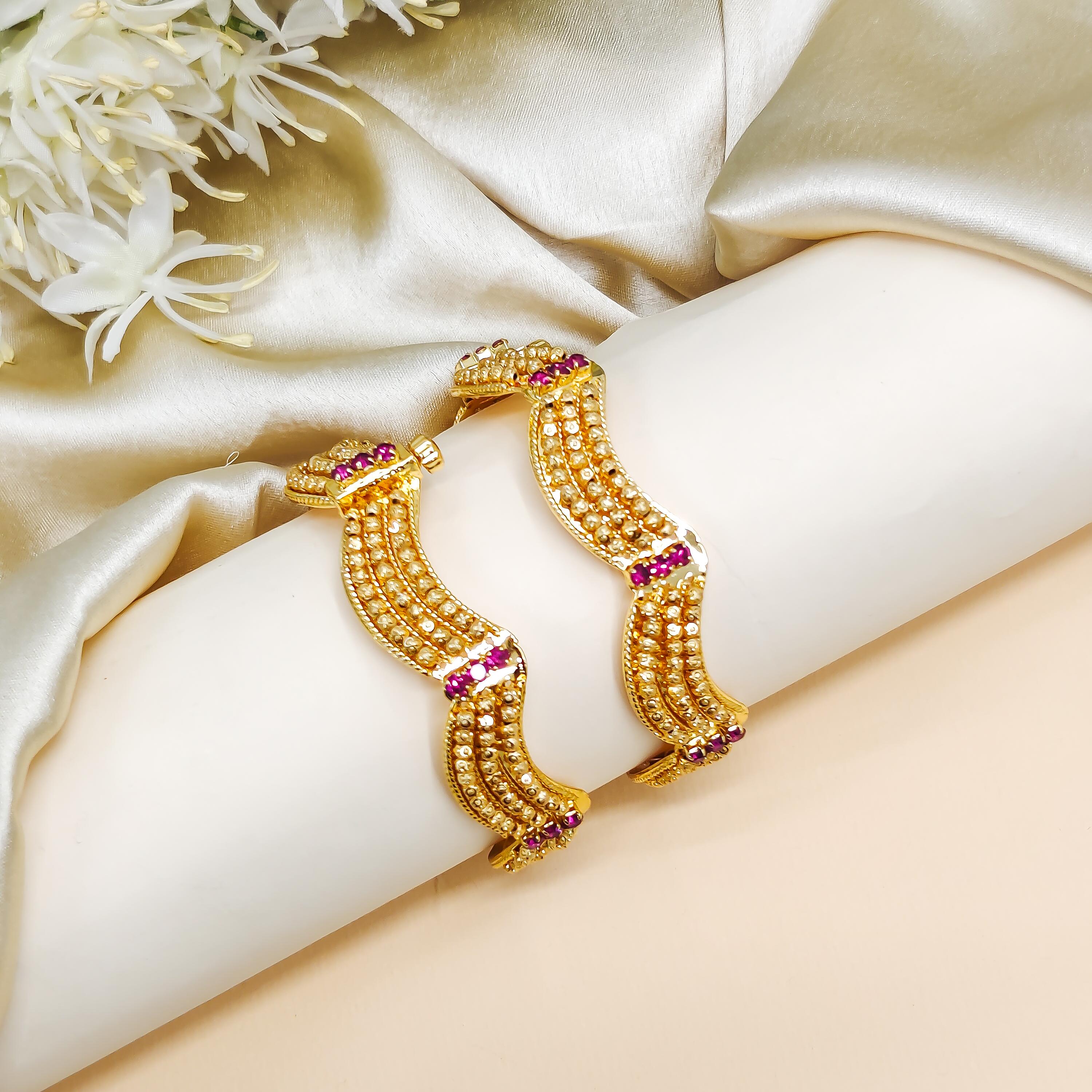Ritika Gold Bangle