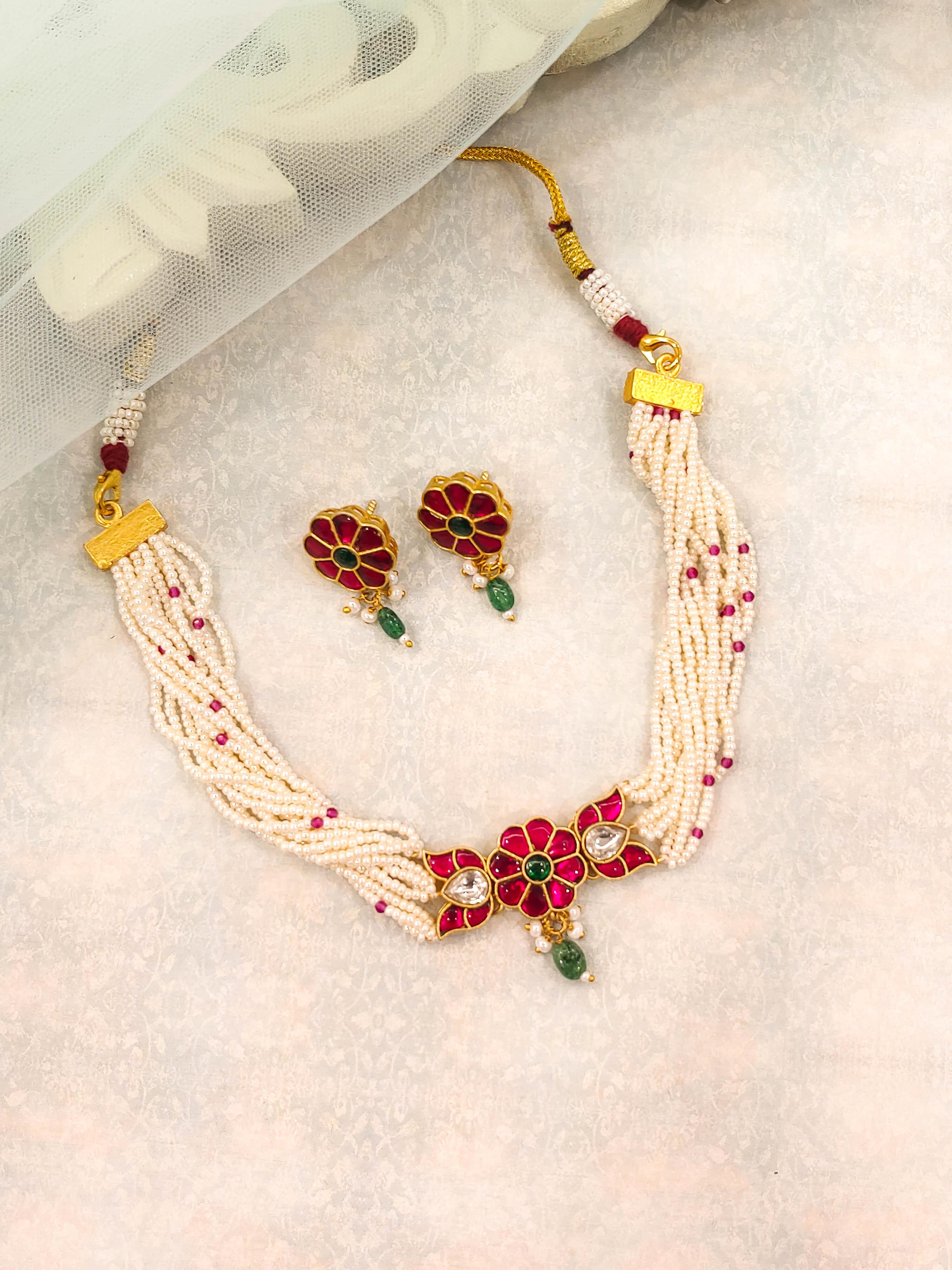 Dainty Flower Jadau Necklace