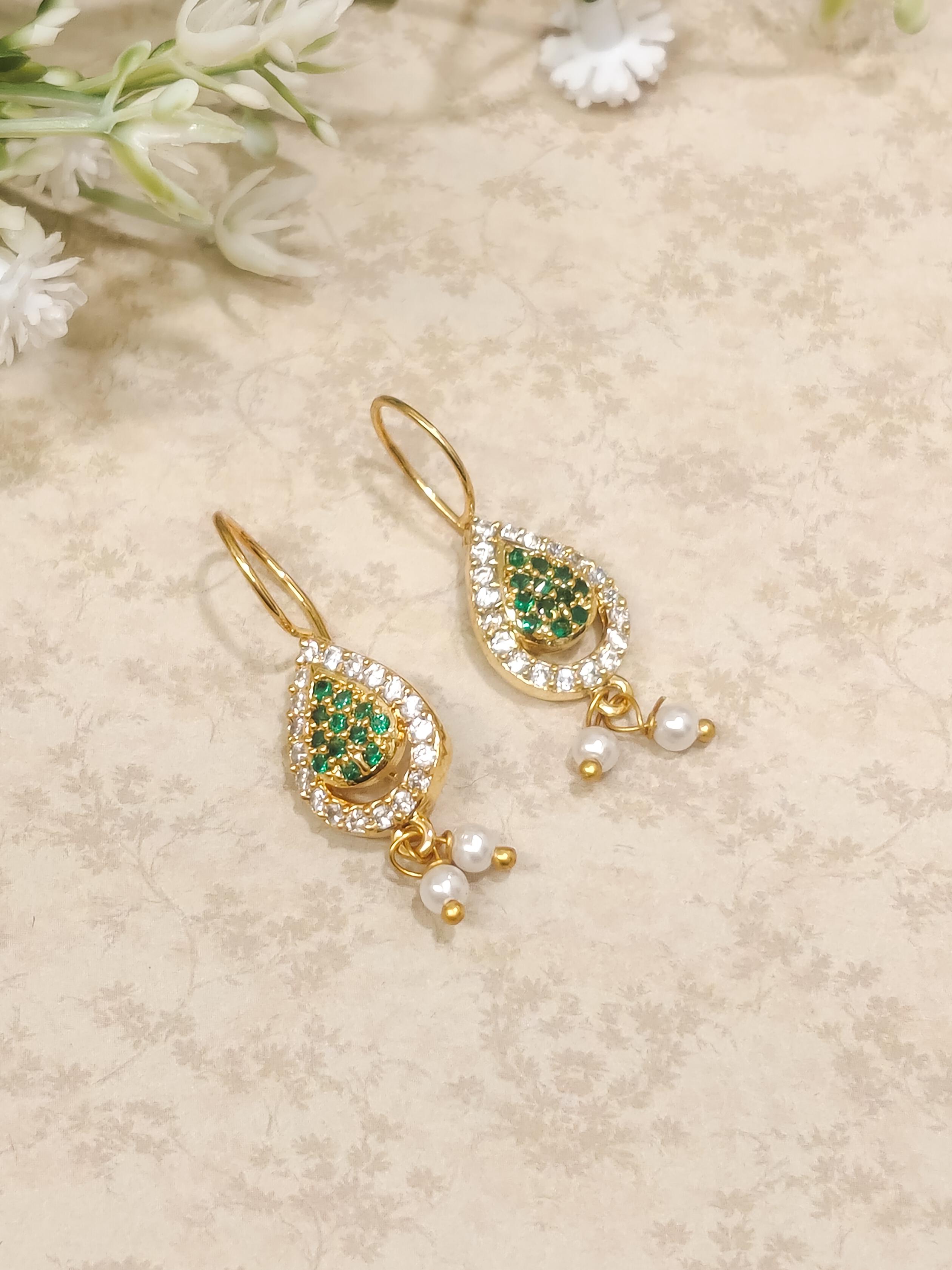 Drop Shape Green Bugadi