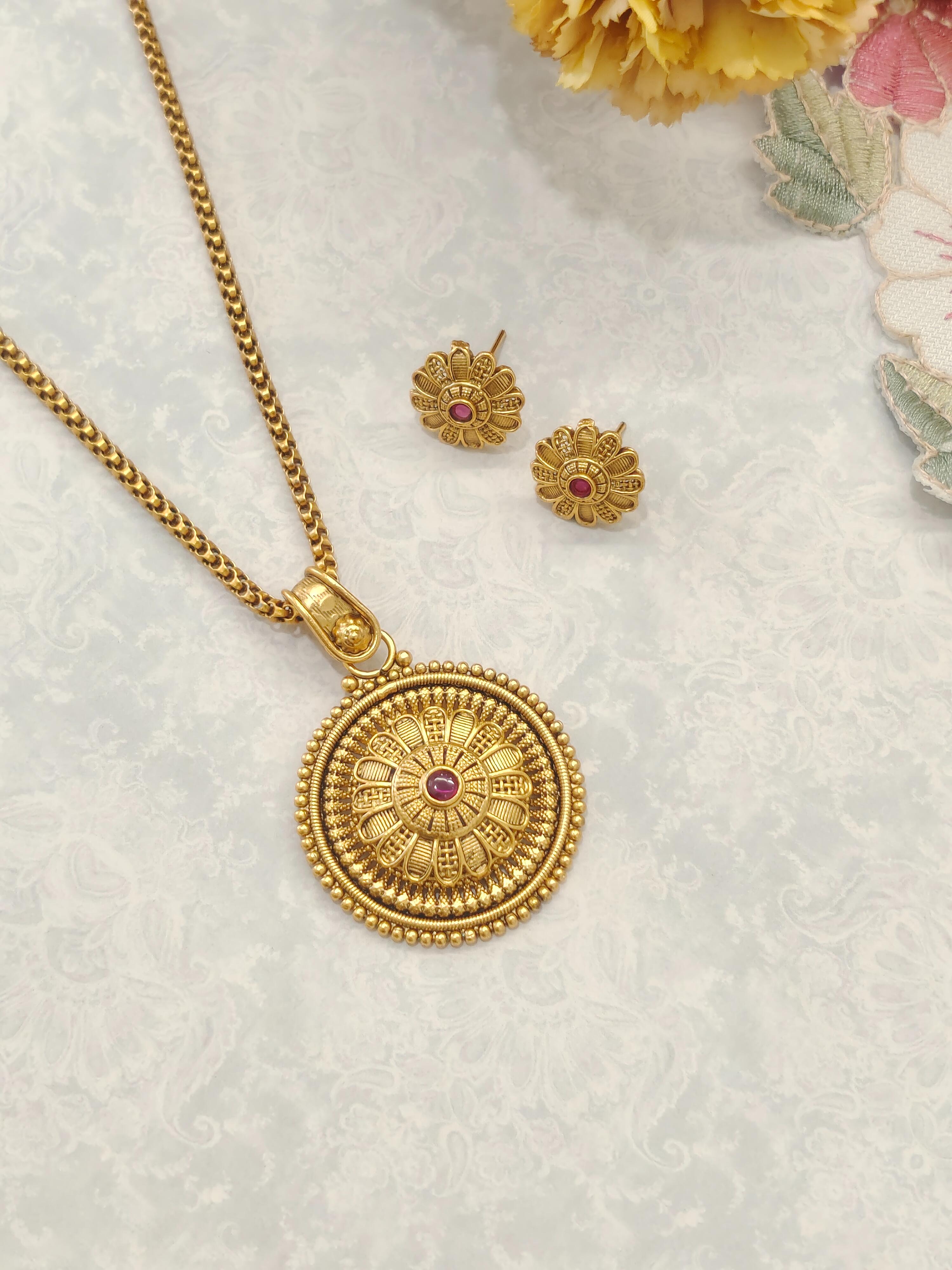 Alapini Temple Pendant Set