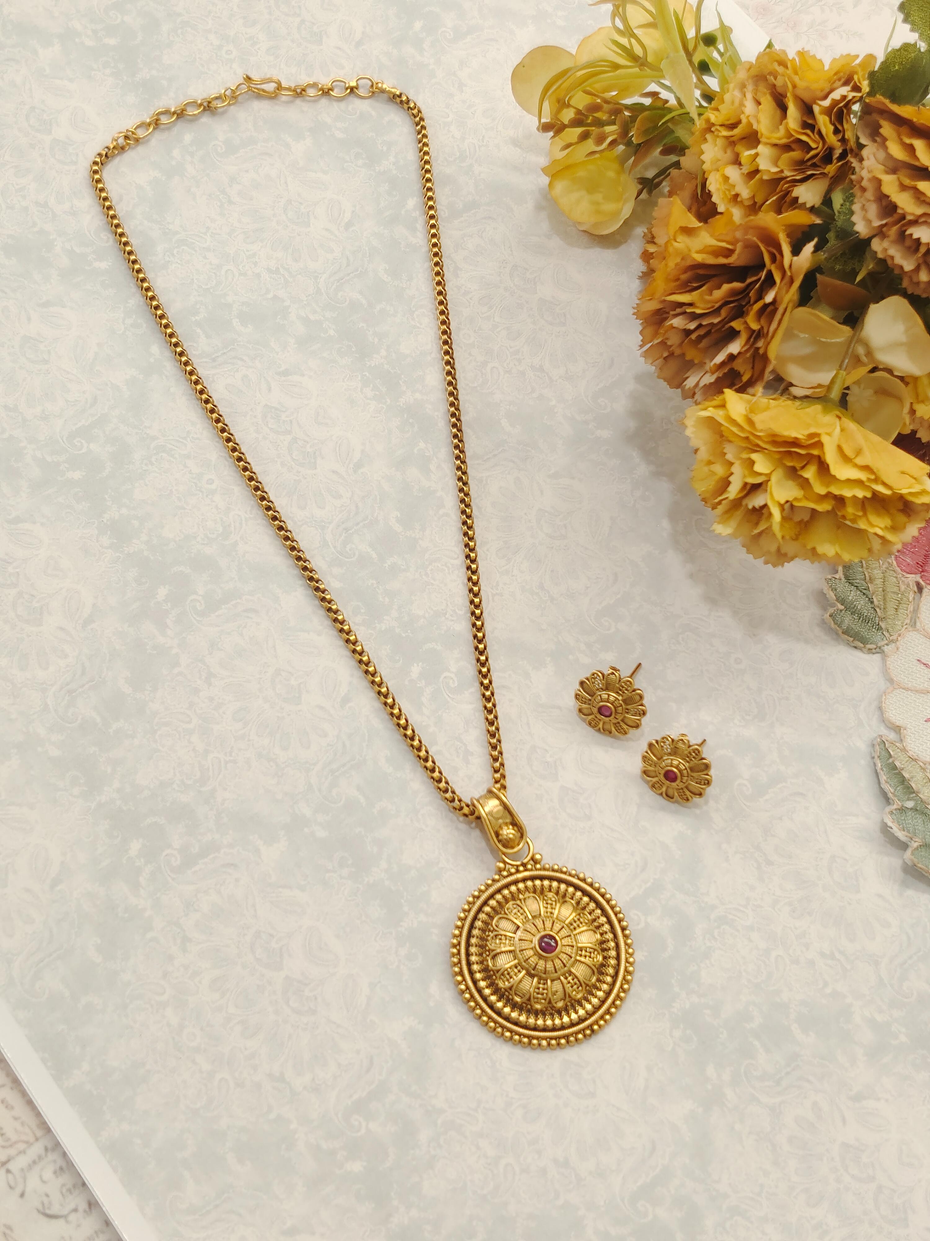 Alapini Temple Pendant Set