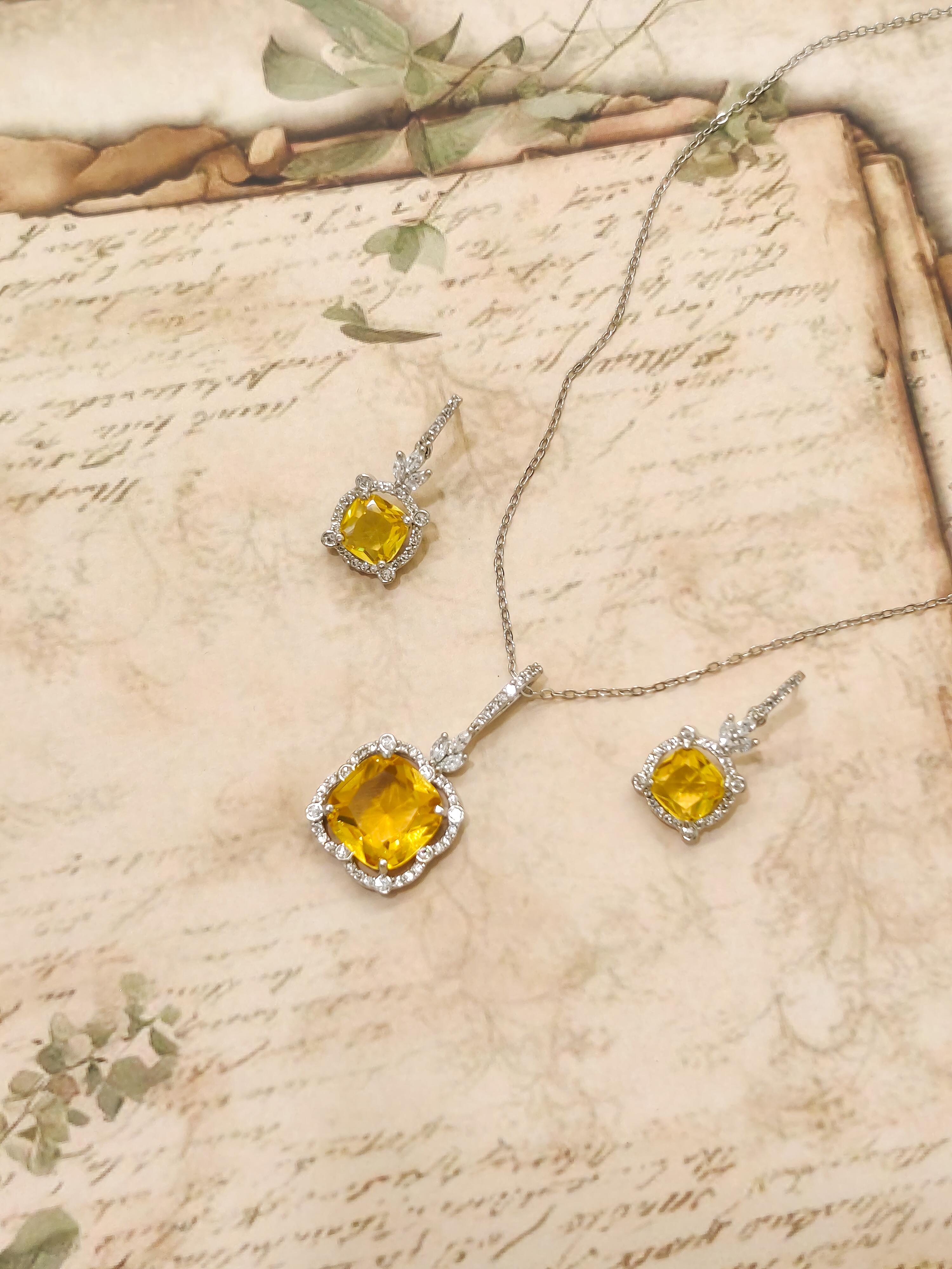 Square Colorful Pendant Set