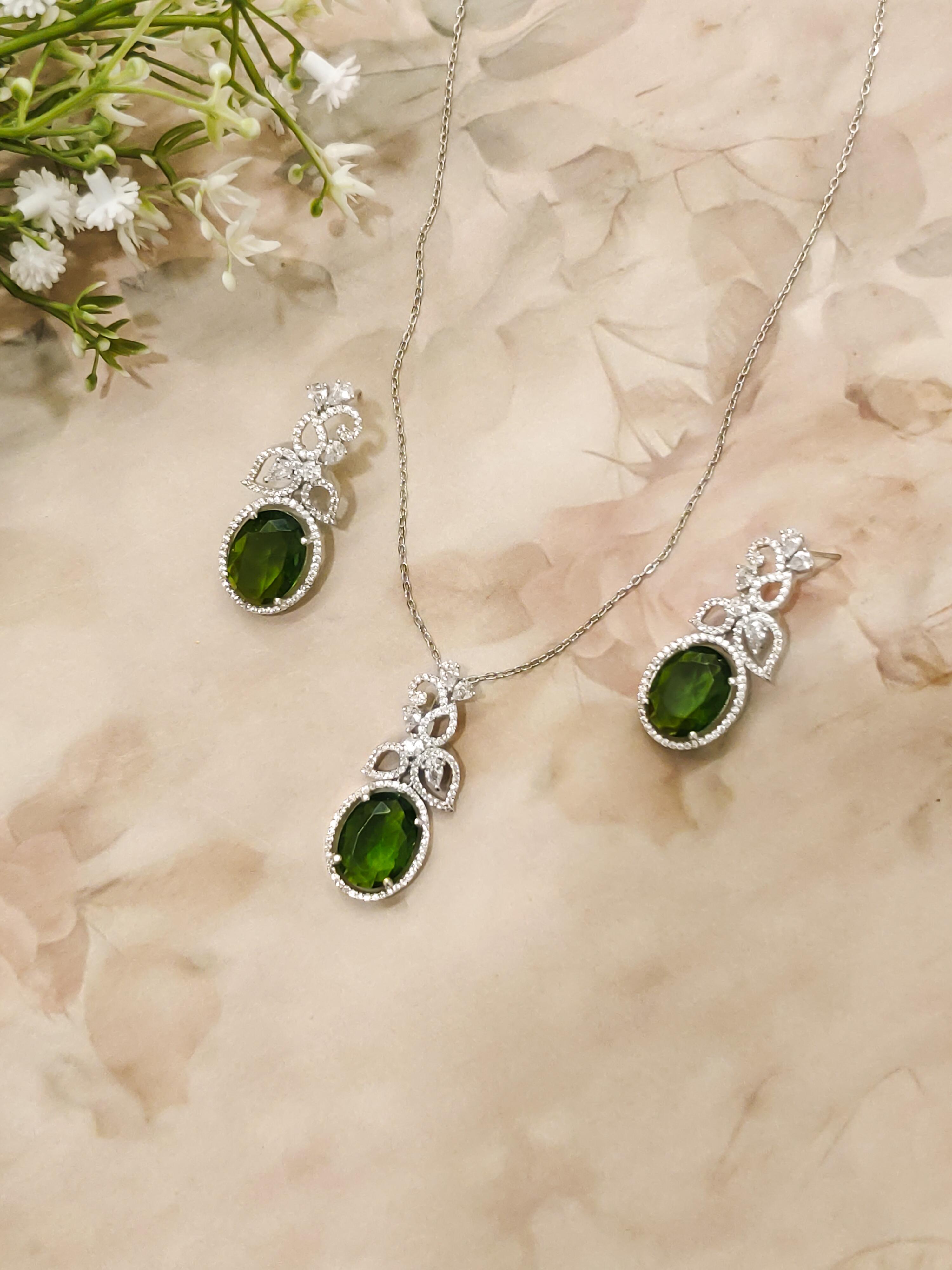 Neli CZ Pendant set