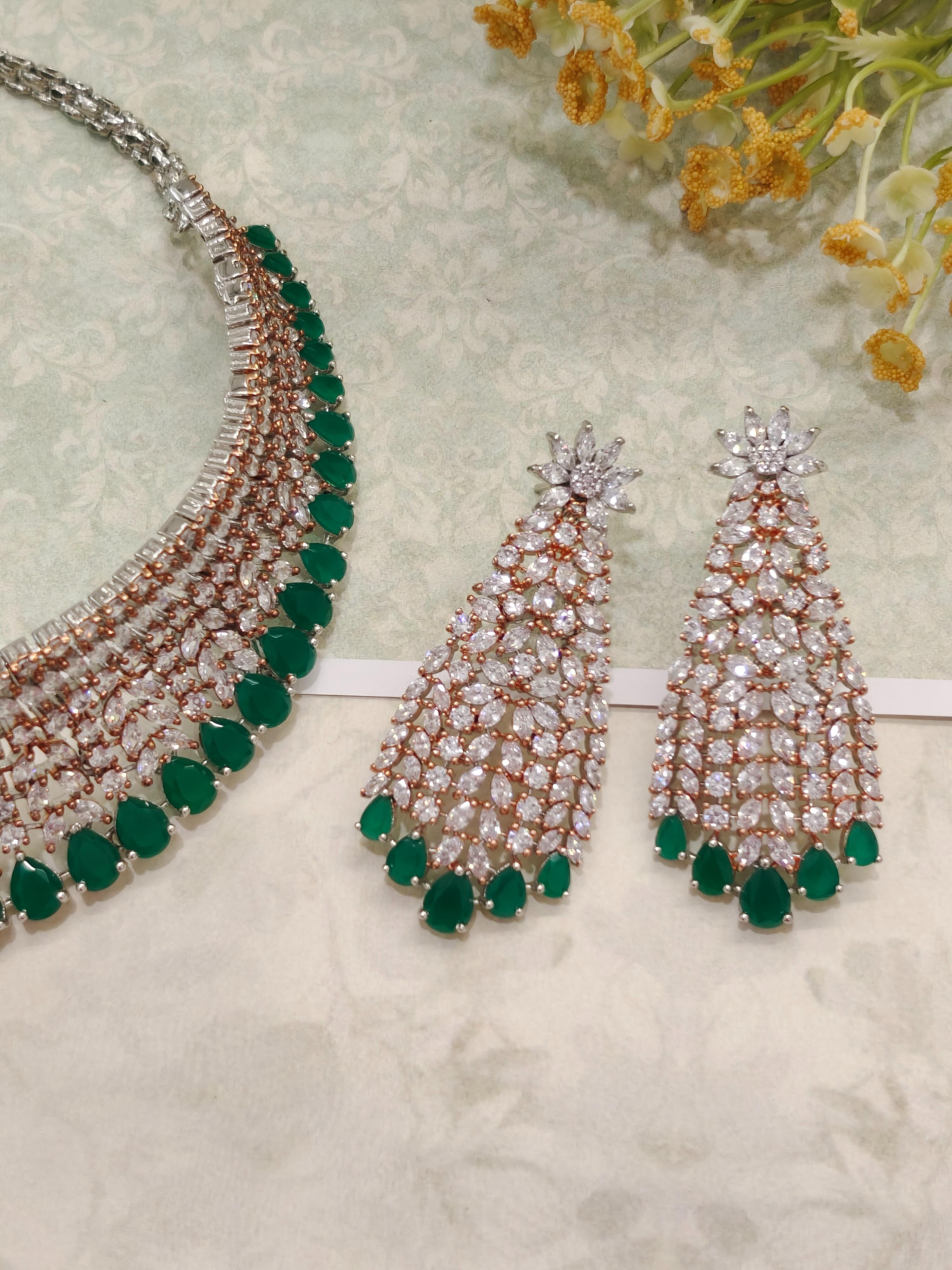 Classic Emerald Necklace Set
