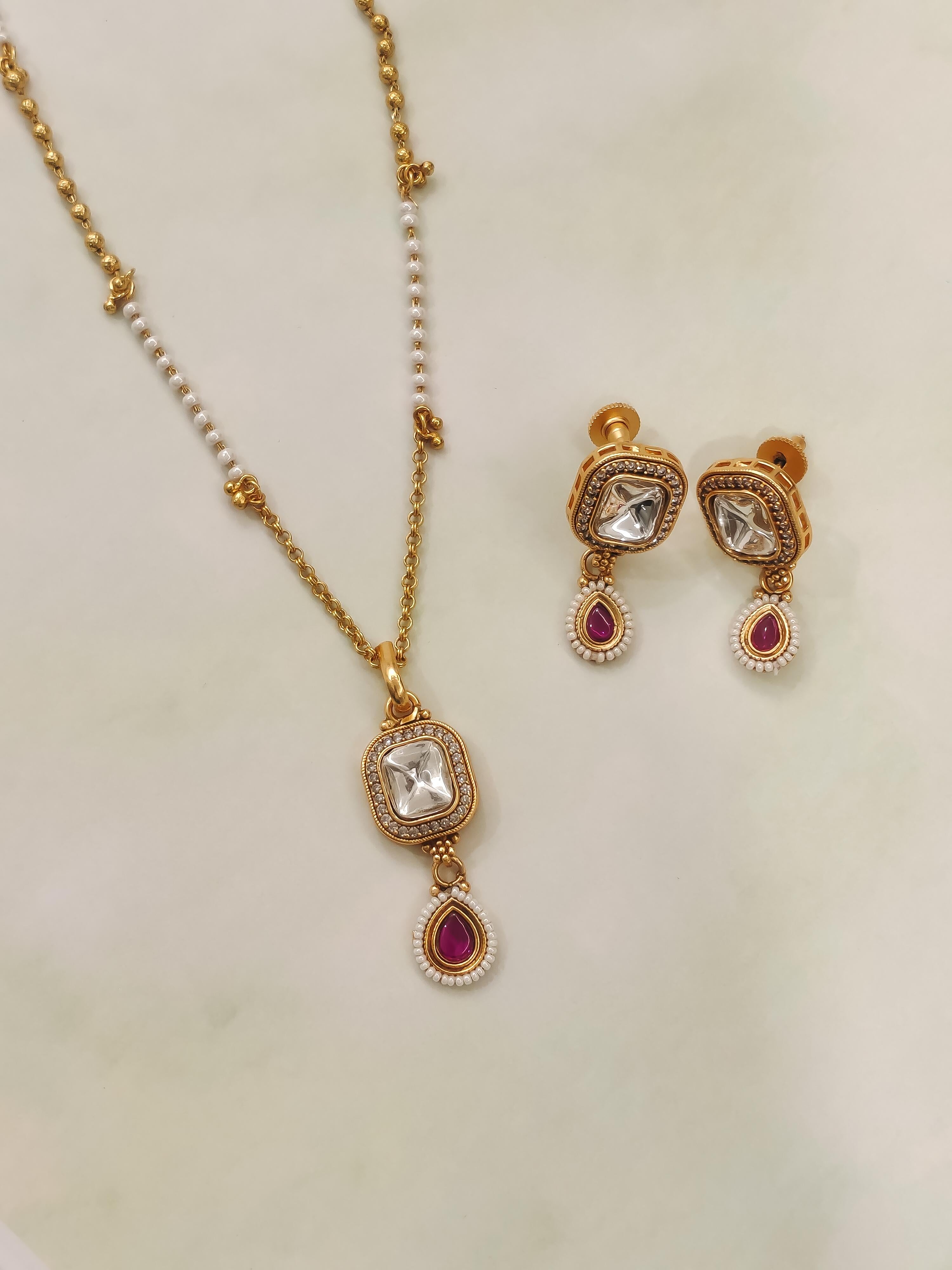 Arushi Temple Pendant Set
