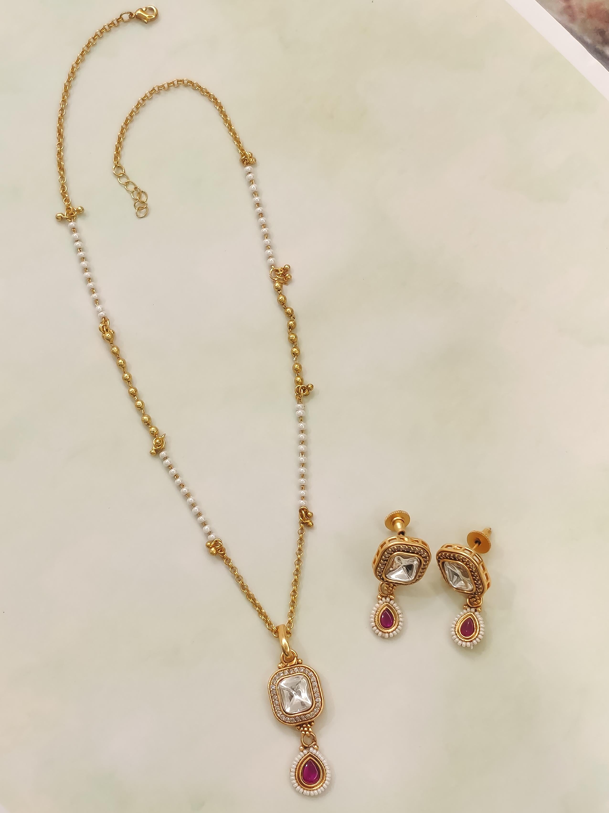 Arushi Temple Pendant Set