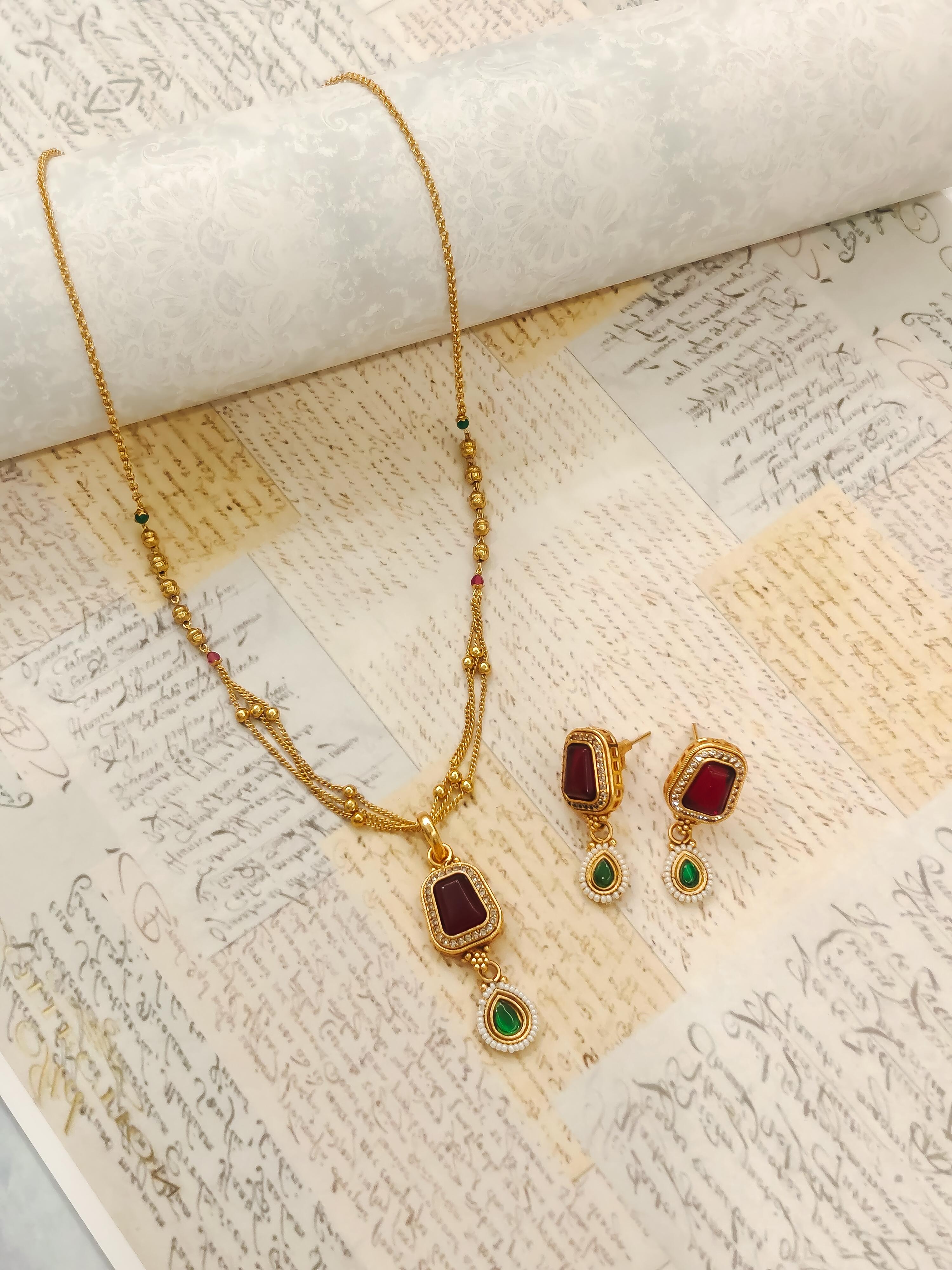 Rashmi Temple Pendant Set
