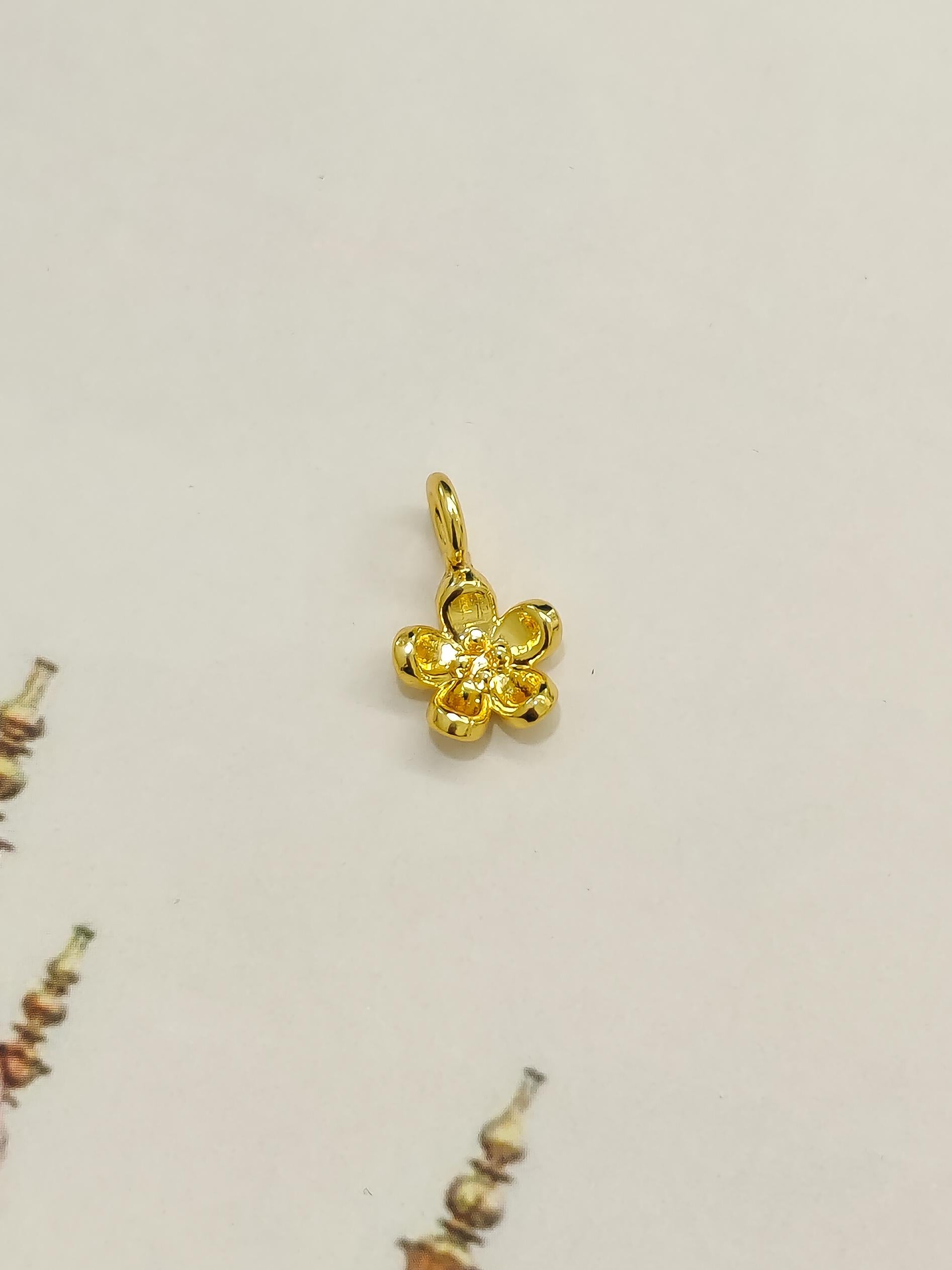Dainty Flower Pendant