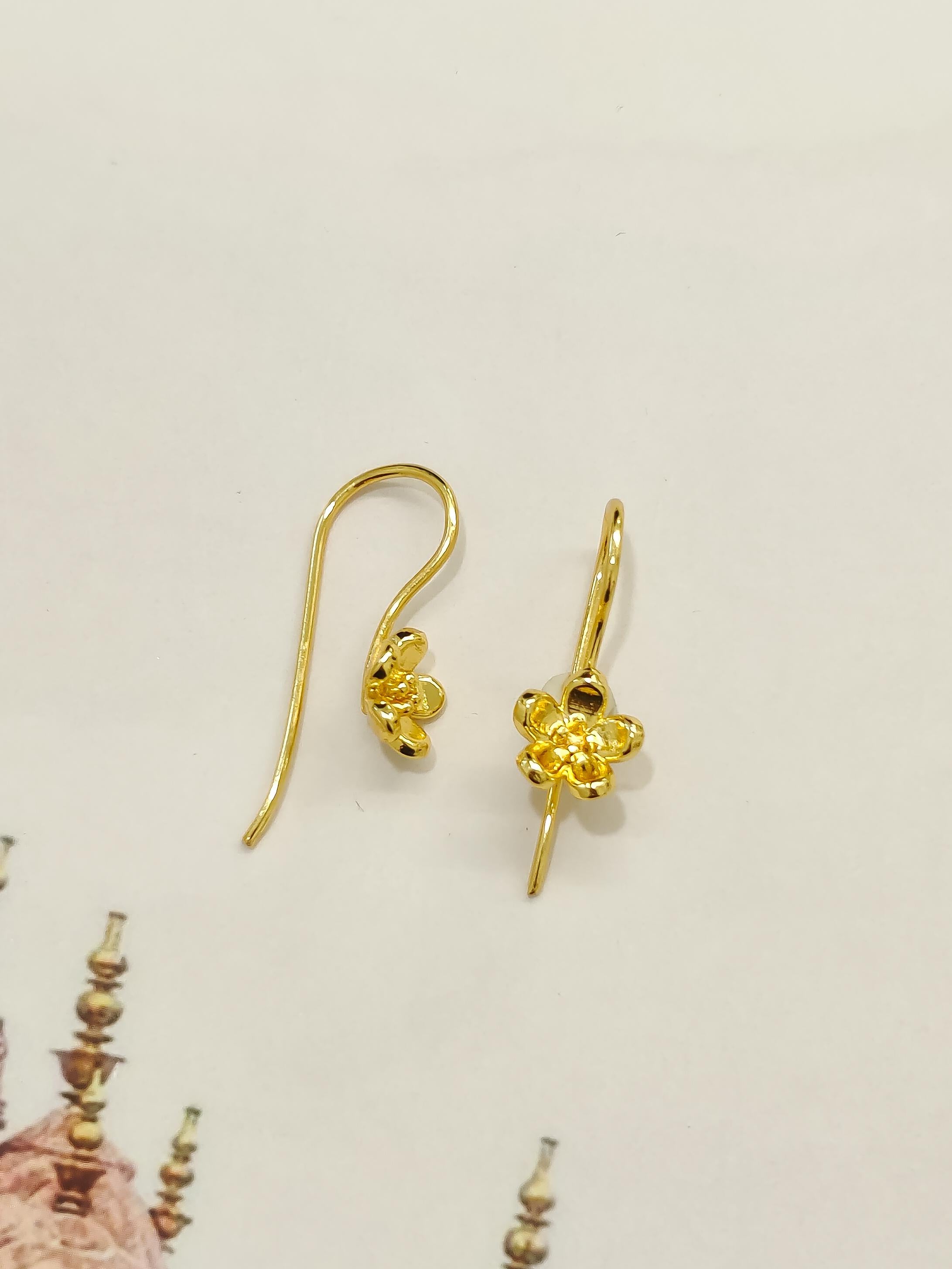 Dainty Flower Earring