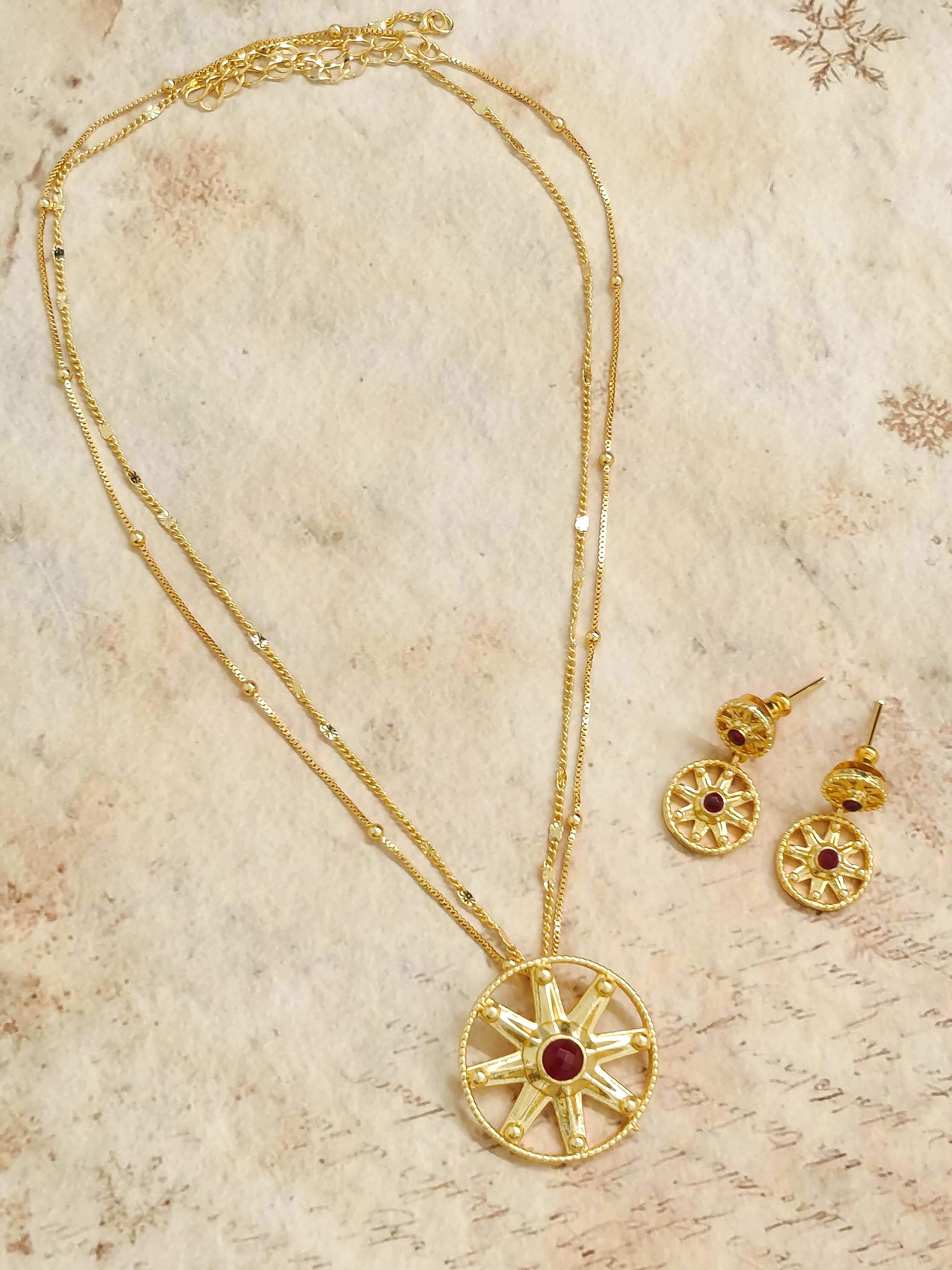 Astra Solaris Pendant Set