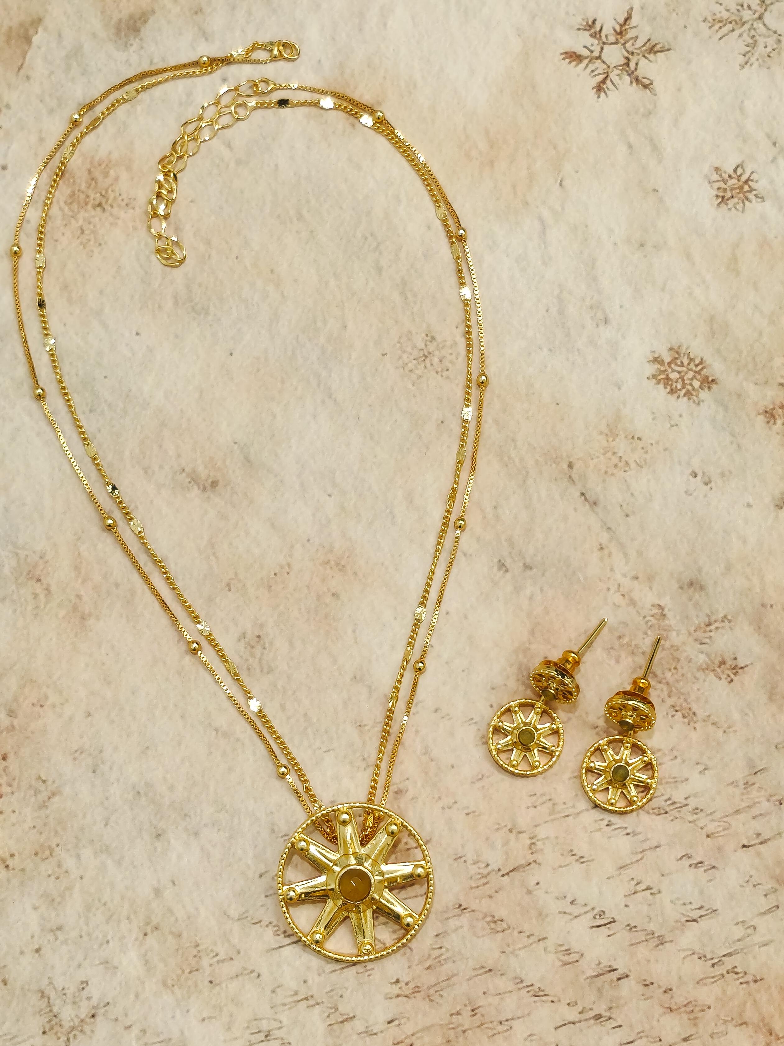 Astra Solaris Pendant Set